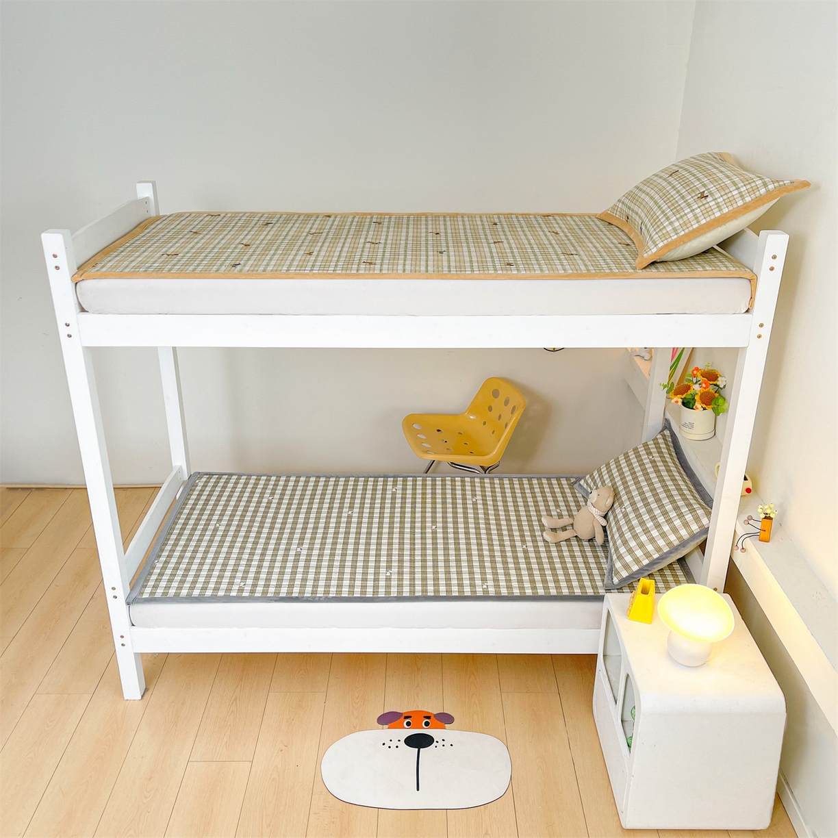 91家纺网 家纺一手货源 找家纺 恒爱家纺 2025新款学生季全棉宝宝绒双面款床护垫 斑点狗狗