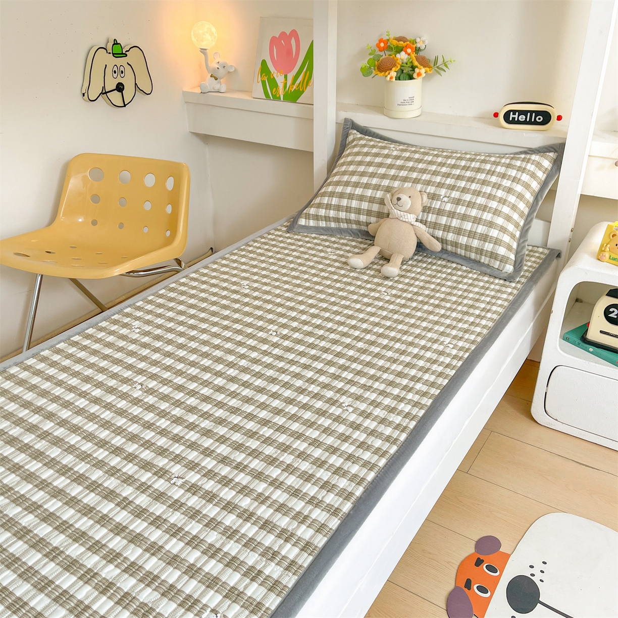 91家纺网 家纺一手货源 找家纺 恒爱家纺 2025新款学生季全棉宝宝绒双面款床护垫 斑点狗狗