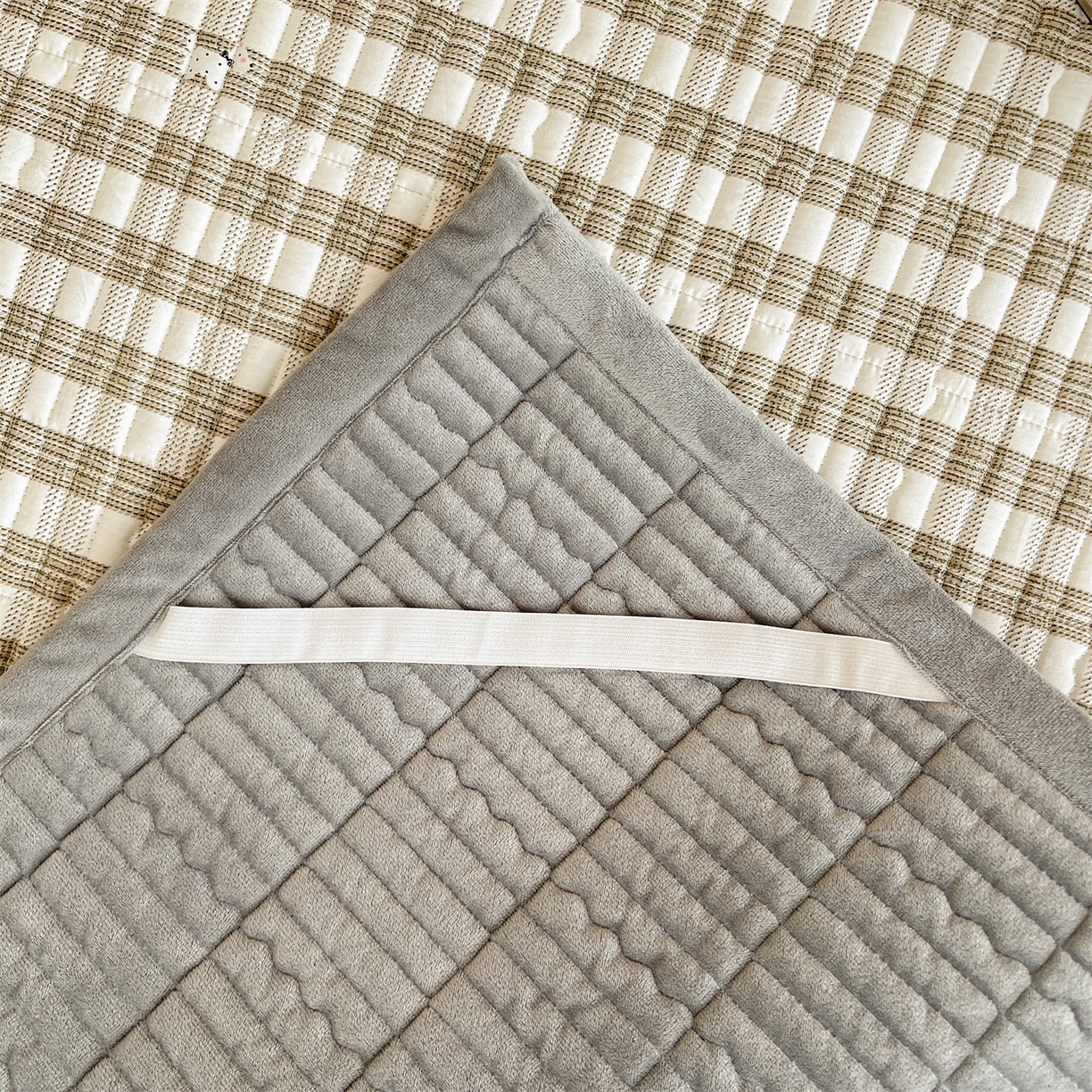 91家纺网 家纺一手货源 找家纺 恒爱家纺 2025新款学生季全棉宝宝绒双面款床护垫 斑点狗狗