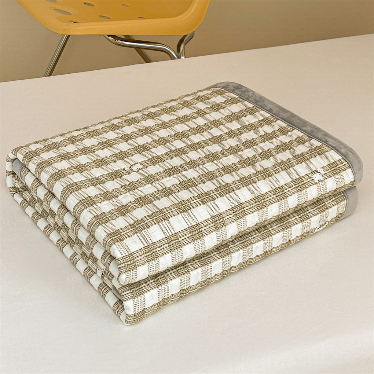 91家纺网 家纺一手货源 找家纺 恒爱家纺 2025新款学生季全棉宝宝绒双面款床护垫 斑点狗狗