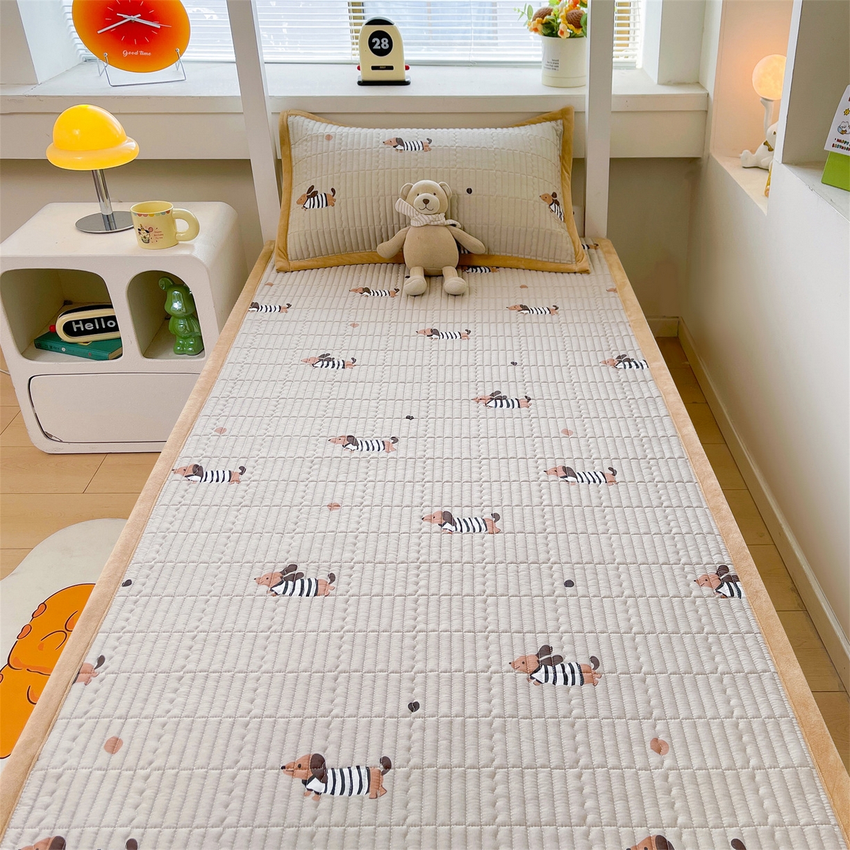 91家纺网 家纺一手货源 找家纺 恒爱家纺 2025新款学生季全棉宝宝绒双面款床护垫 斑马狗