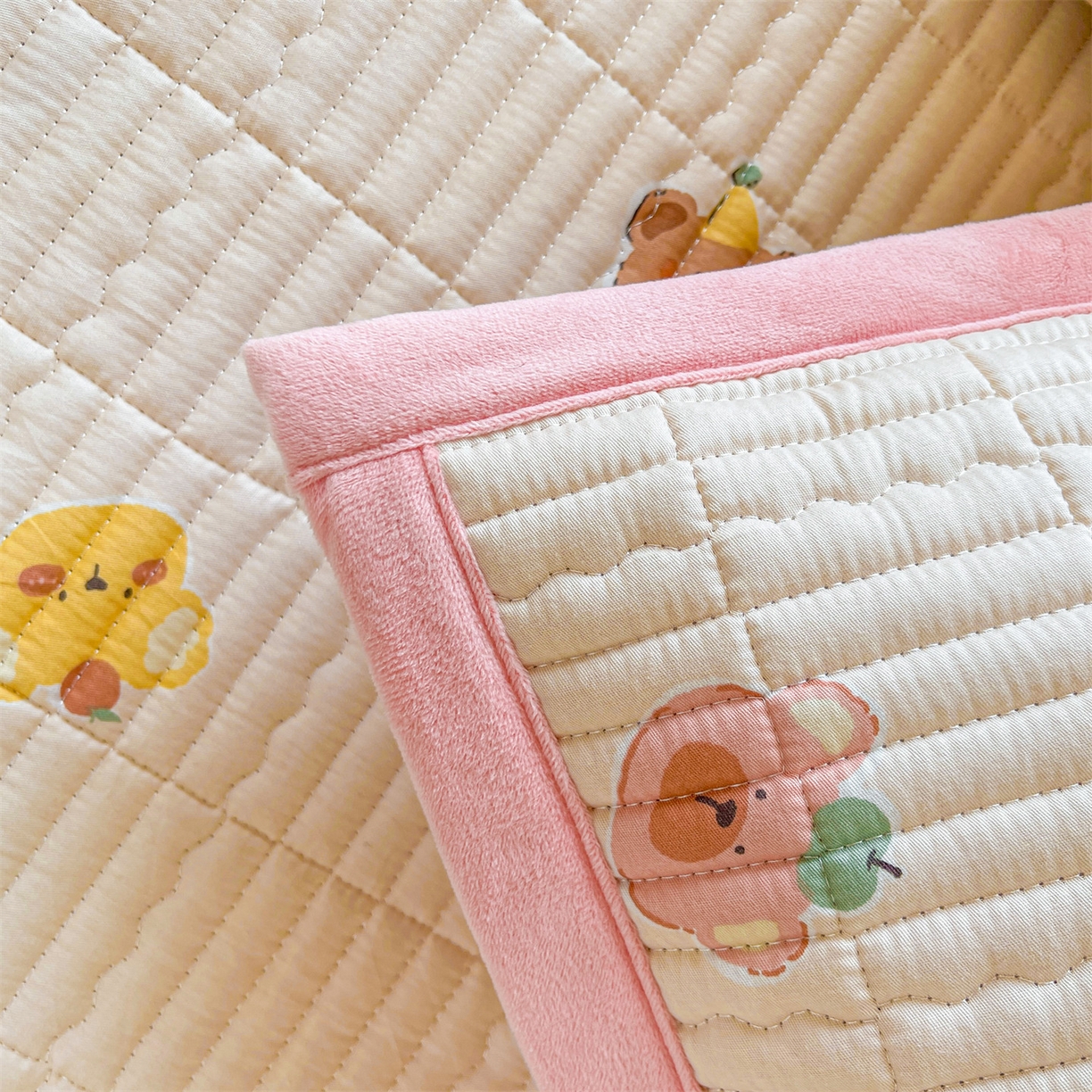 91家纺网 家纺一手货源 找家纺 恒爱家纺 2025新款学生季全棉宝宝绒双面款床护垫 宝宝乐园