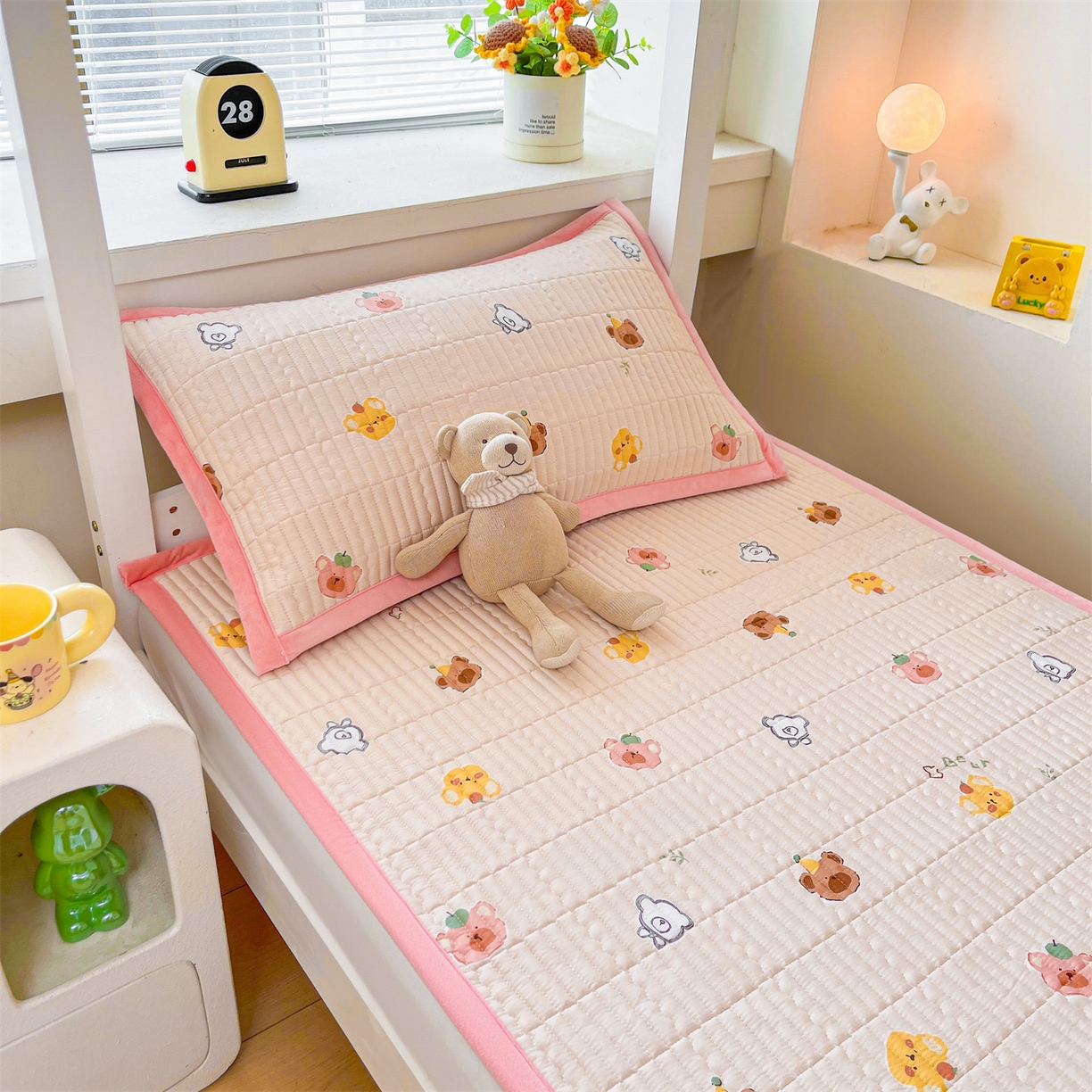 91家纺网 家纺一手货源 找家纺 恒爱家纺 2025新款学生季全棉宝宝绒双面款床护垫 宝宝乐园