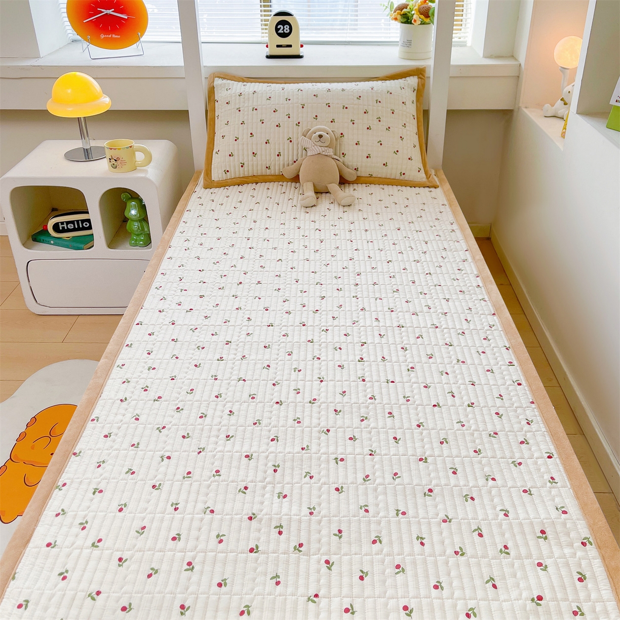 91家纺网 家纺一手货源 找家纺 恒爱家纺 2025新款学生季全棉宝宝绒双面款床护垫 大樱桃