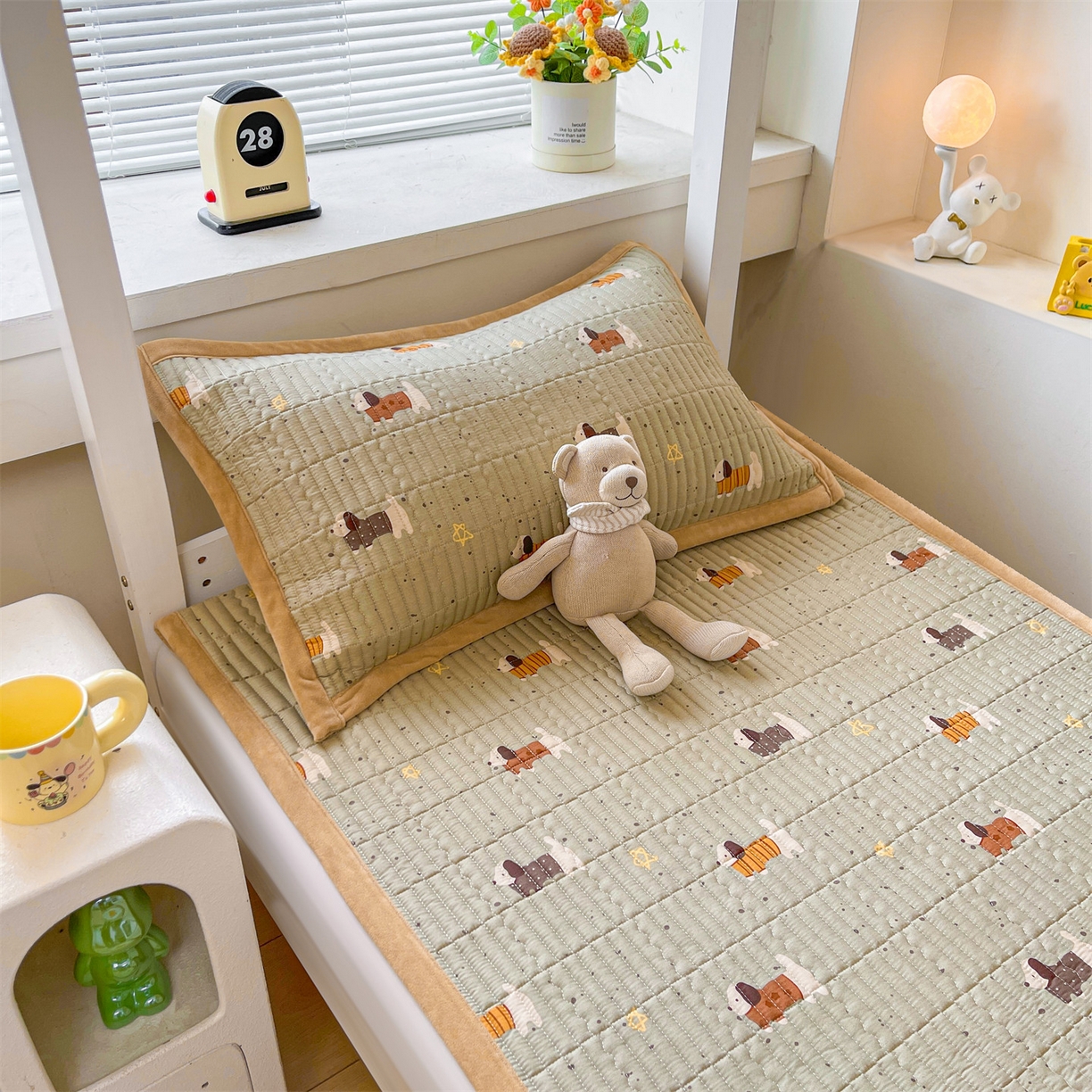 91家纺网 家纺一手货源 找家纺 恒爱家纺 2025新款学生季全棉宝宝绒双面款床护垫 斗牛犬