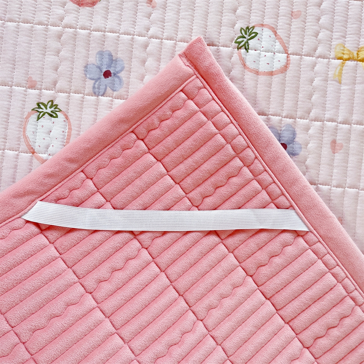 91家纺网 家纺一手货源 找家纺 恒爱家纺 2025新款学生季全棉宝宝绒双面款床护垫 粉公主