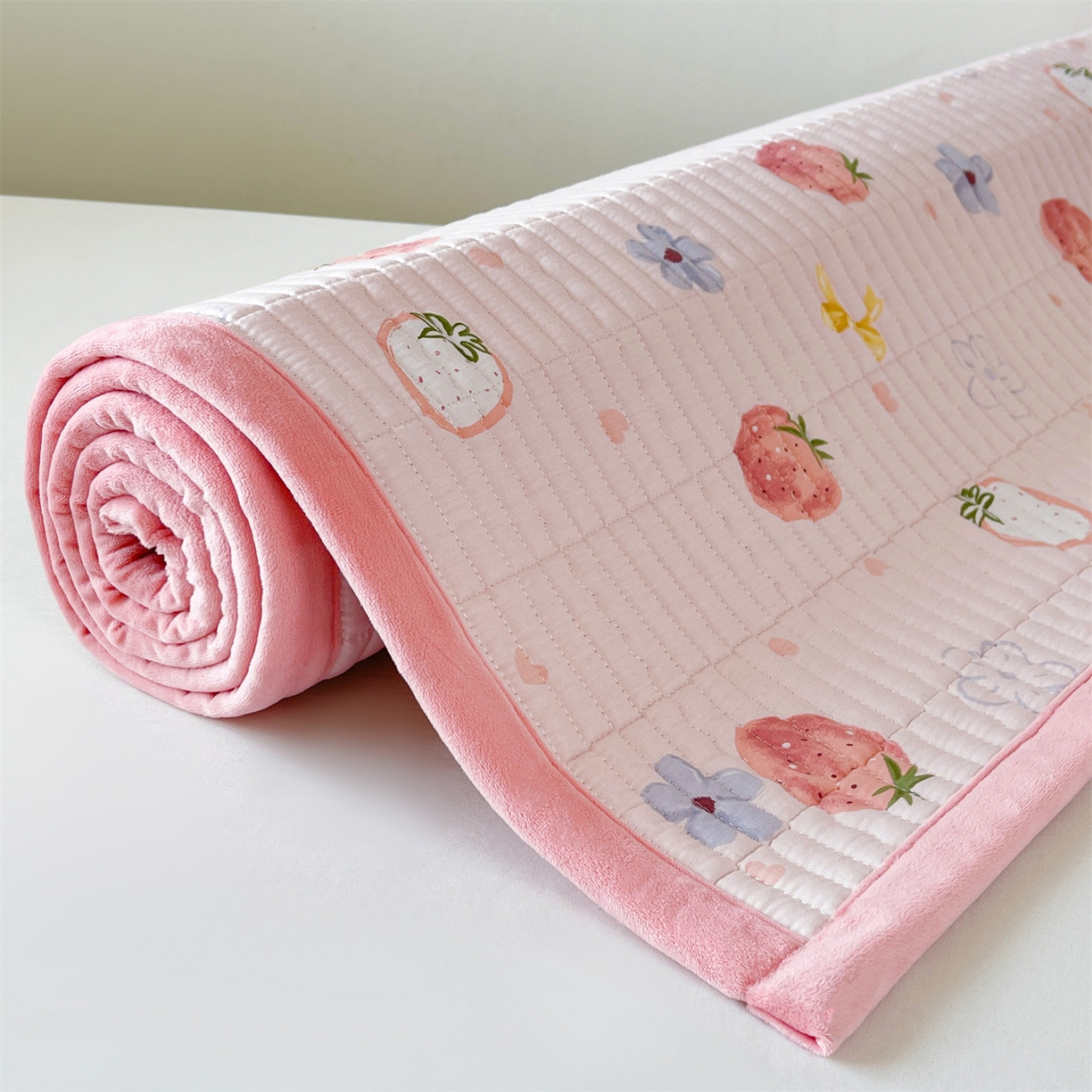 91家纺网 家纺一手货源 找家纺 恒爱家纺 2025新款学生季全棉宝宝绒双面款床护垫 粉公主