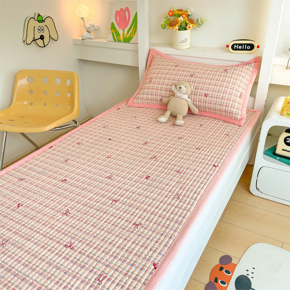 91家纺网 家纺一手货源 找家纺 恒爱家纺 2025新款学生季全棉宝宝绒双面款床护垫 粉糯蝴蝶结