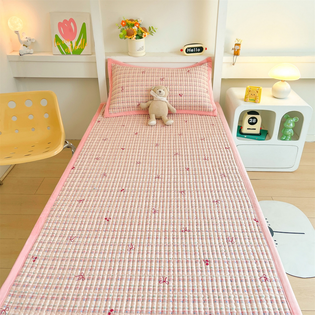 91家纺网 家纺一手货源 找家纺 恒爱家纺 2025新款学生季全棉宝宝绒双面款床护垫 粉糯蝴蝶结