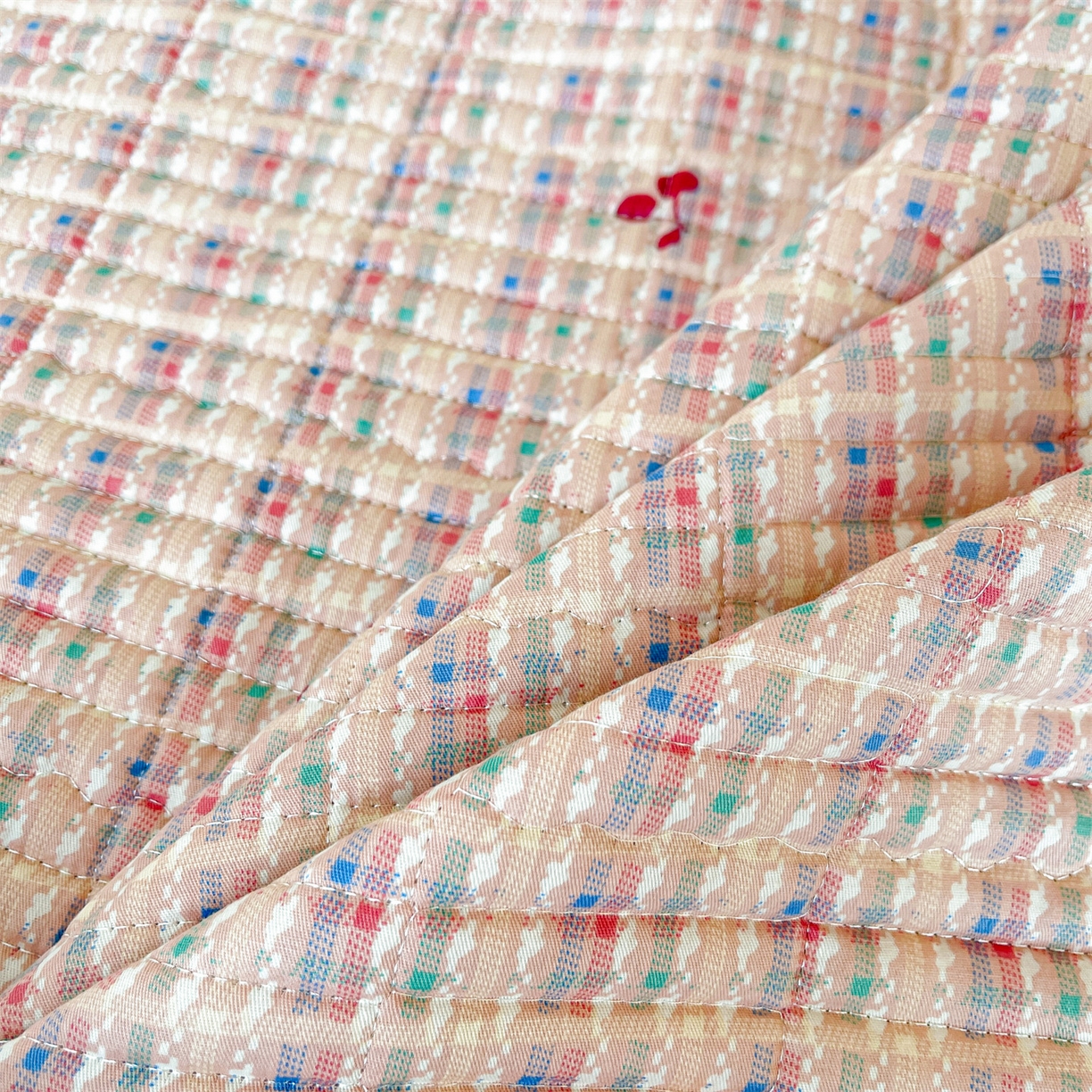 91家纺网 家纺一手货源 找家纺 恒爱家纺 2025新款学生季全棉宝宝绒双面款床护垫 粉糯蝴蝶结