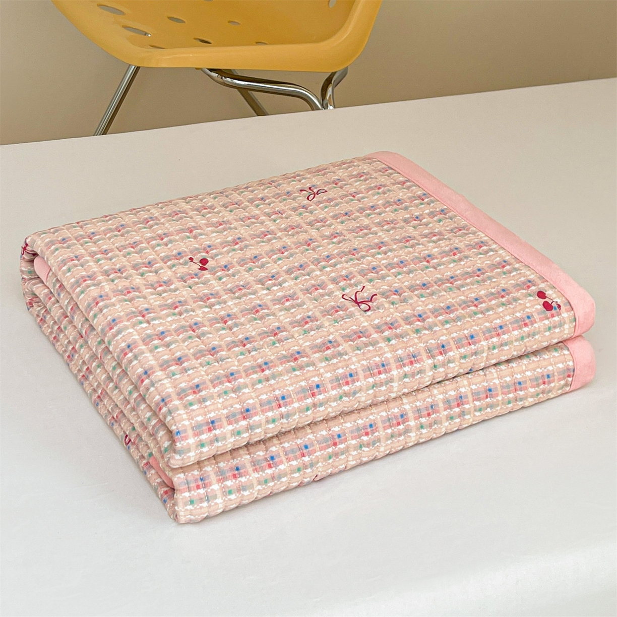 91家纺网 家纺一手货源 找家纺 恒爱家纺 2025新款学生季全棉宝宝绒双面款床护垫 粉糯蝴蝶结