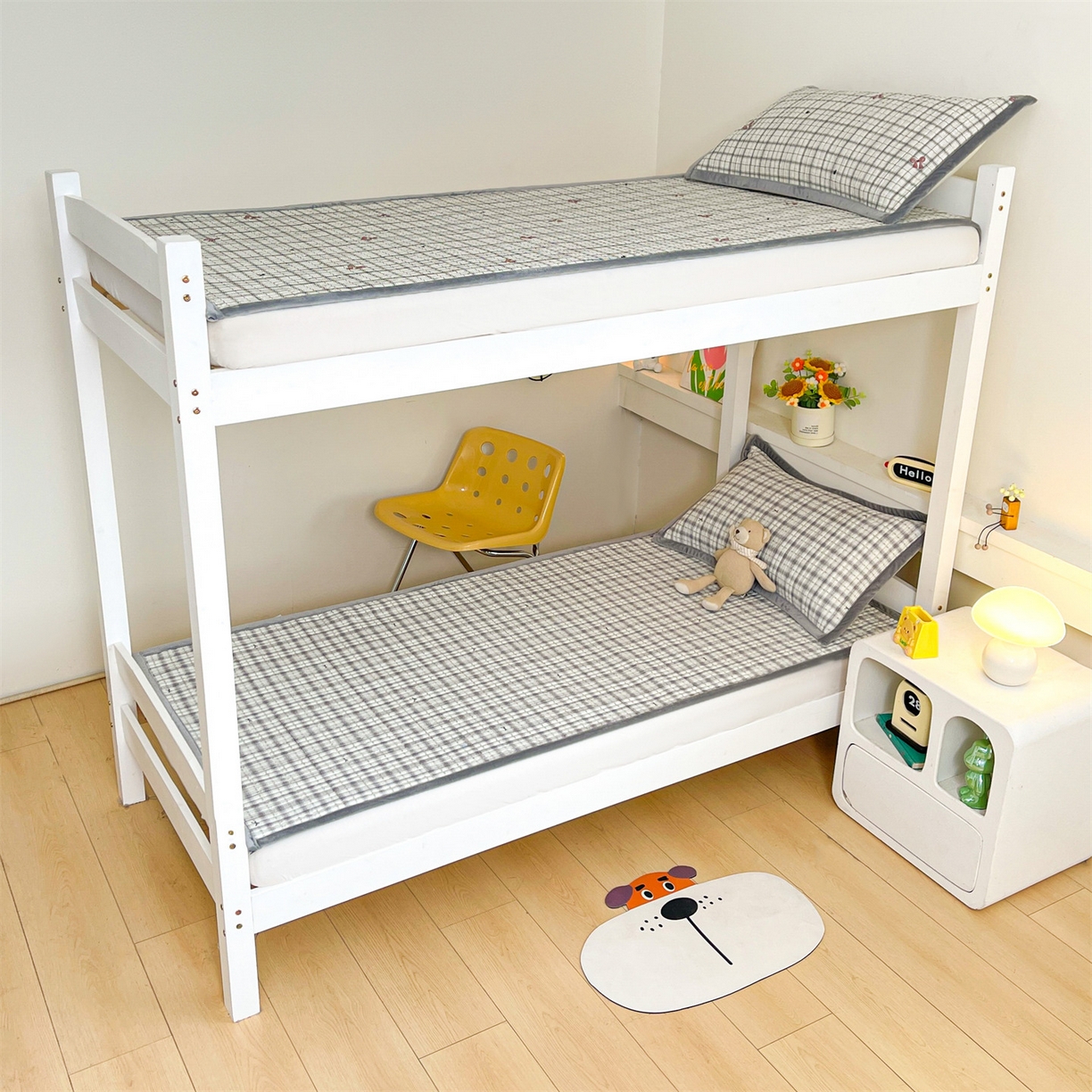 91家纺网 家纺一手货源 找家纺 恒爱家纺 2025新款学生季全棉宝宝绒双面款床护垫 复古蝴蝶结