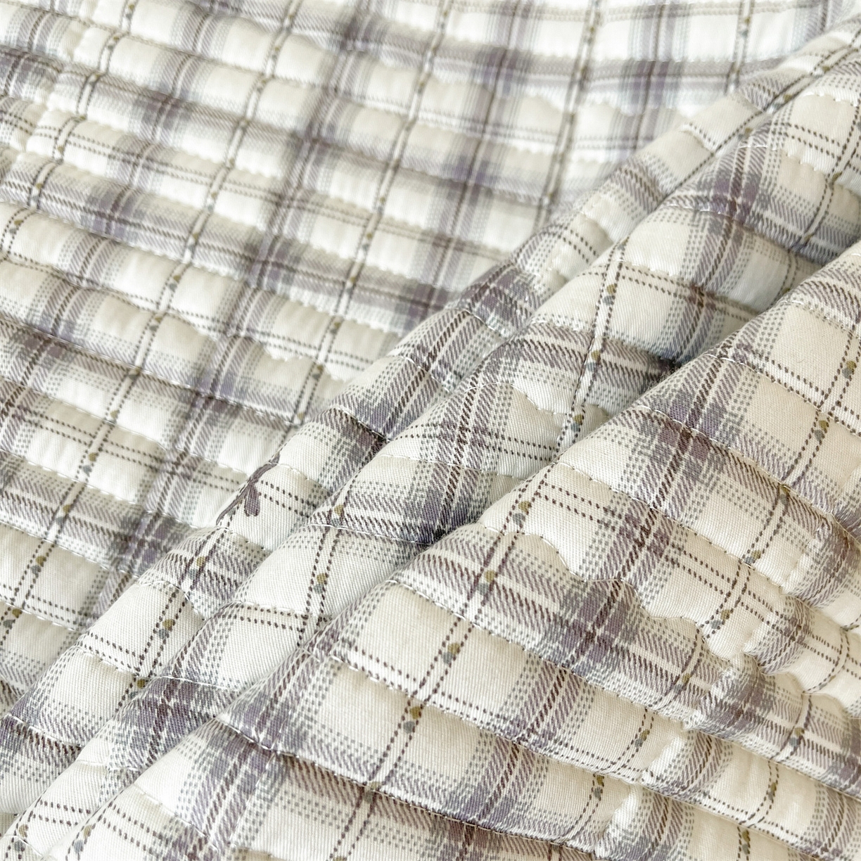 91家纺网 家纺一手货源 找家纺 恒爱家纺 2025新款学生季全棉宝宝绒双面款床护垫 复古蝴蝶结