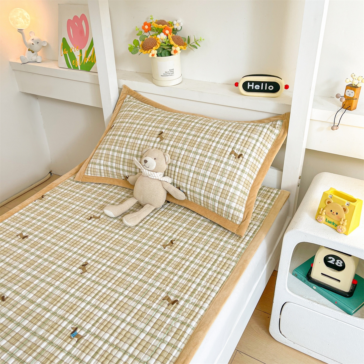 91家纺网 家纺一手货源 找家纺 恒爱家纺 2025新款学生季全棉宝宝绒双面款床护垫 拉拉狗