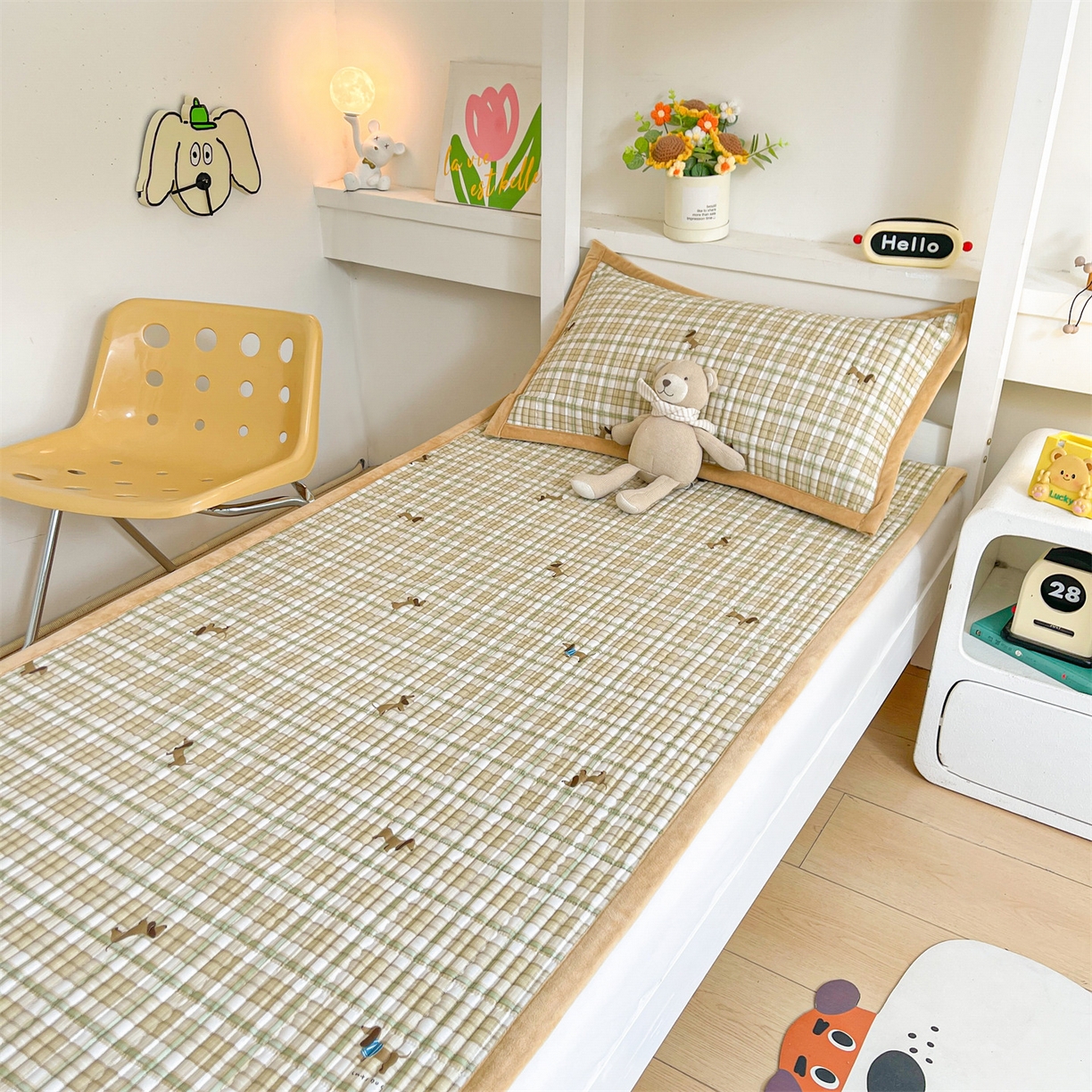 91家纺网 家纺一手货源 找家纺 恒爱家纺 2025新款学生季全棉宝宝绒双面款床护垫 拉拉狗