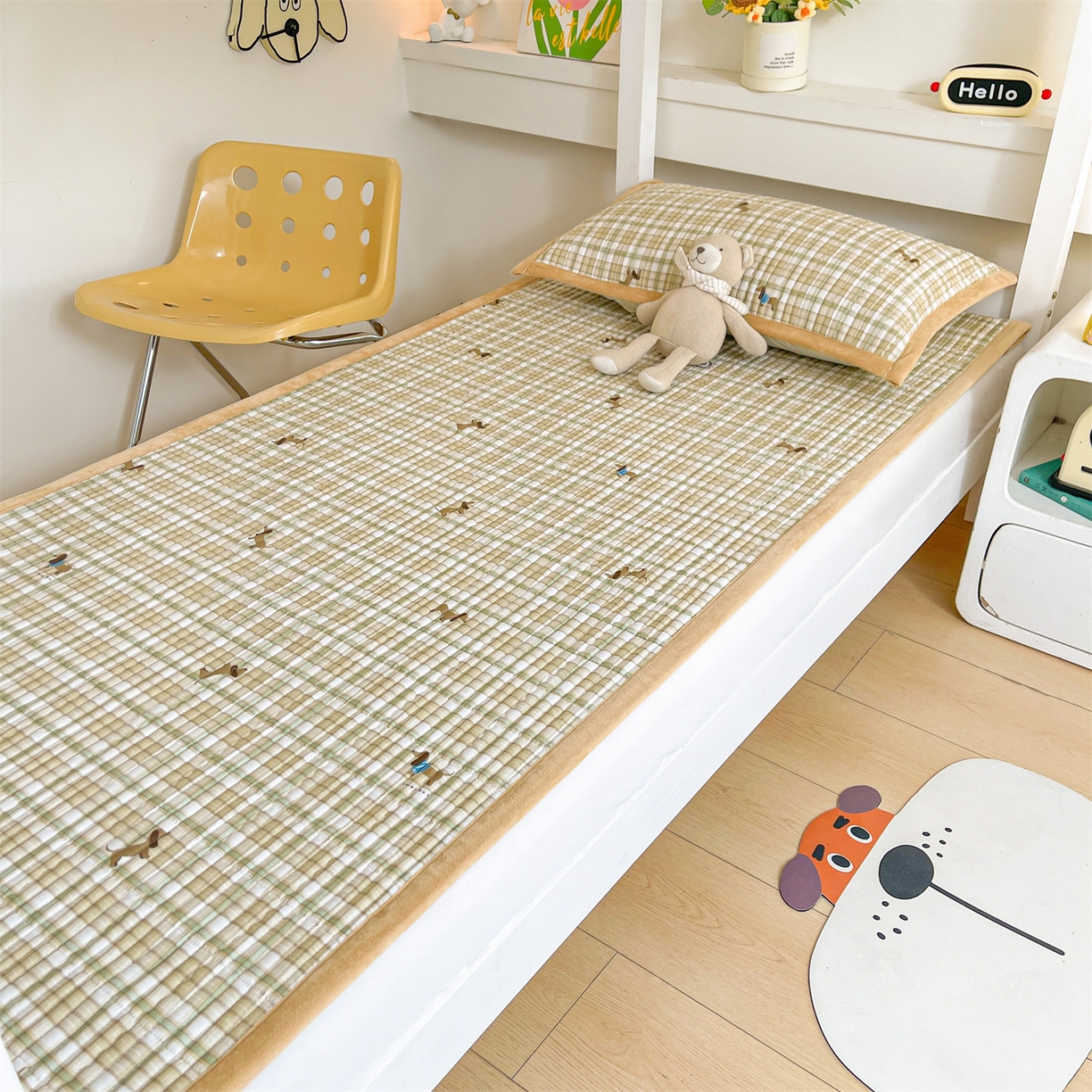 91家纺网 家纺一手货源 找家纺 恒爱家纺 2025新款学生季全棉宝宝绒双面款床护垫 拉拉狗