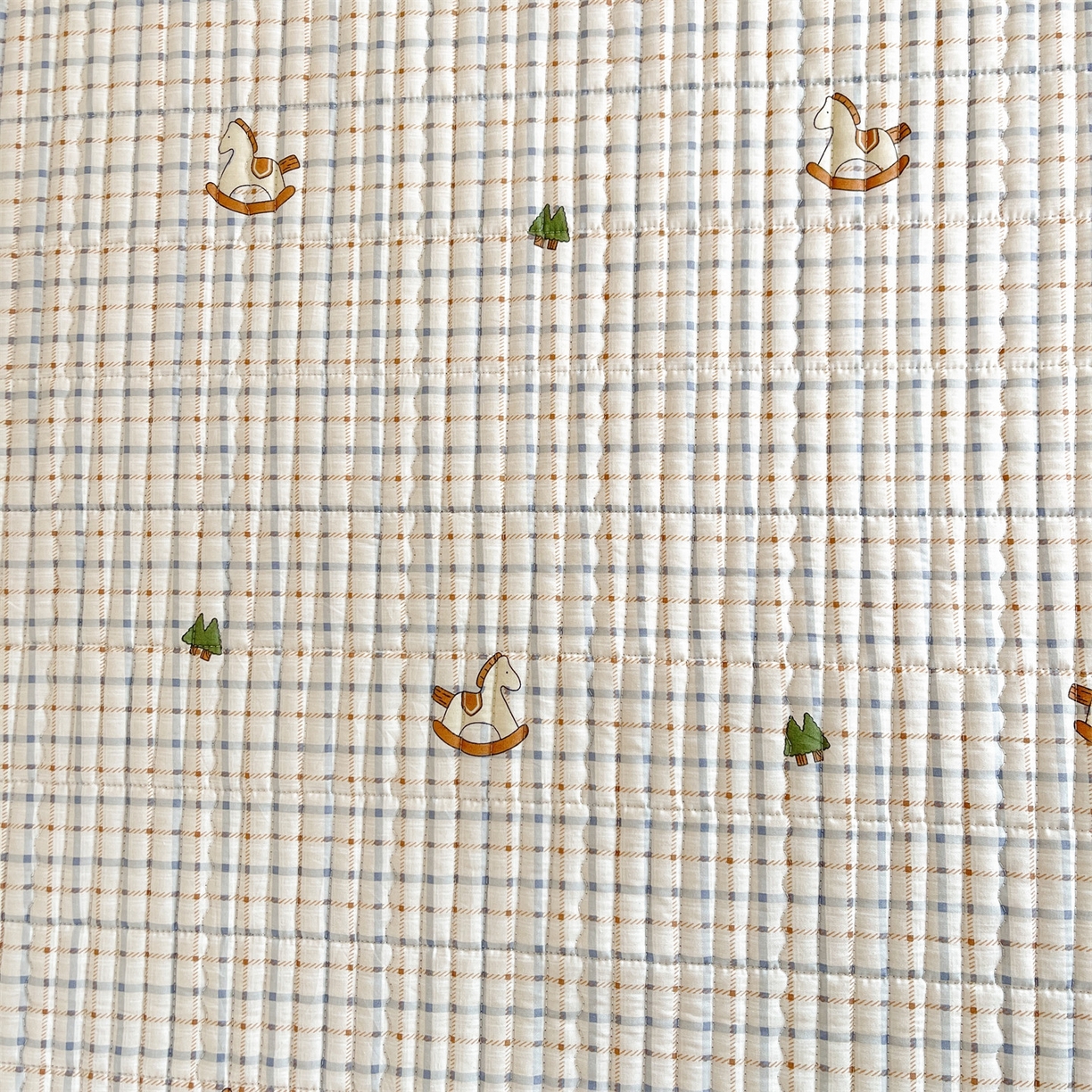 91家纺网 家纺一手货源 找家纺 恒爱家纺 2025新款学生季全棉宝宝绒双面款床护垫 梦幻木马