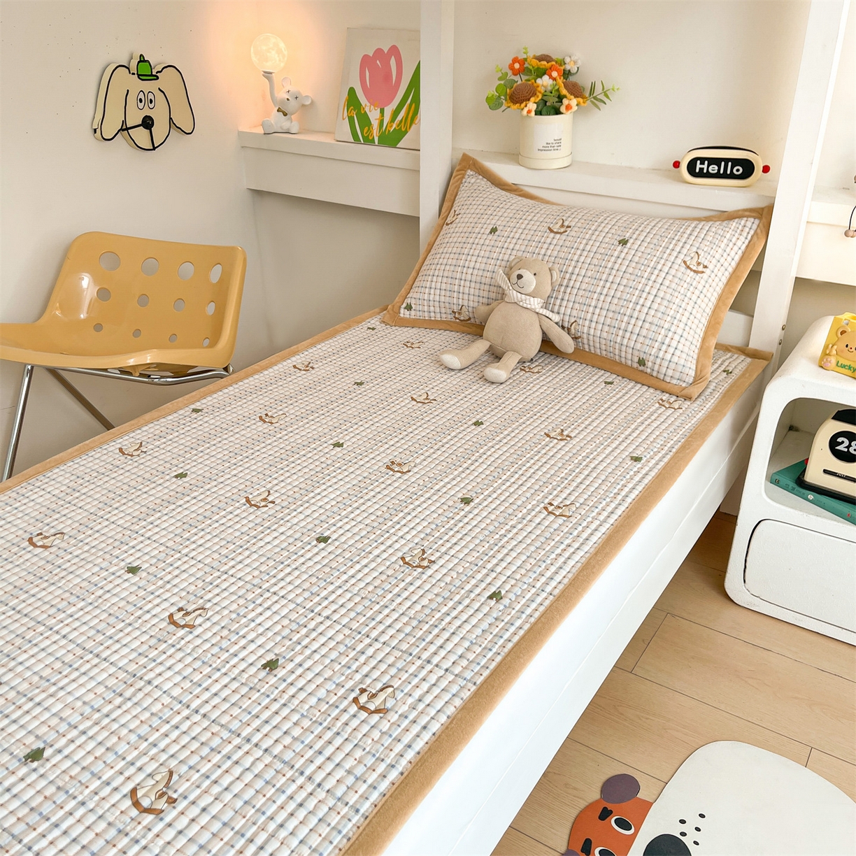 91家纺网 家纺一手货源 找家纺 恒爱家纺 2025新款学生季全棉宝宝绒双面款床护垫 梦幻木马