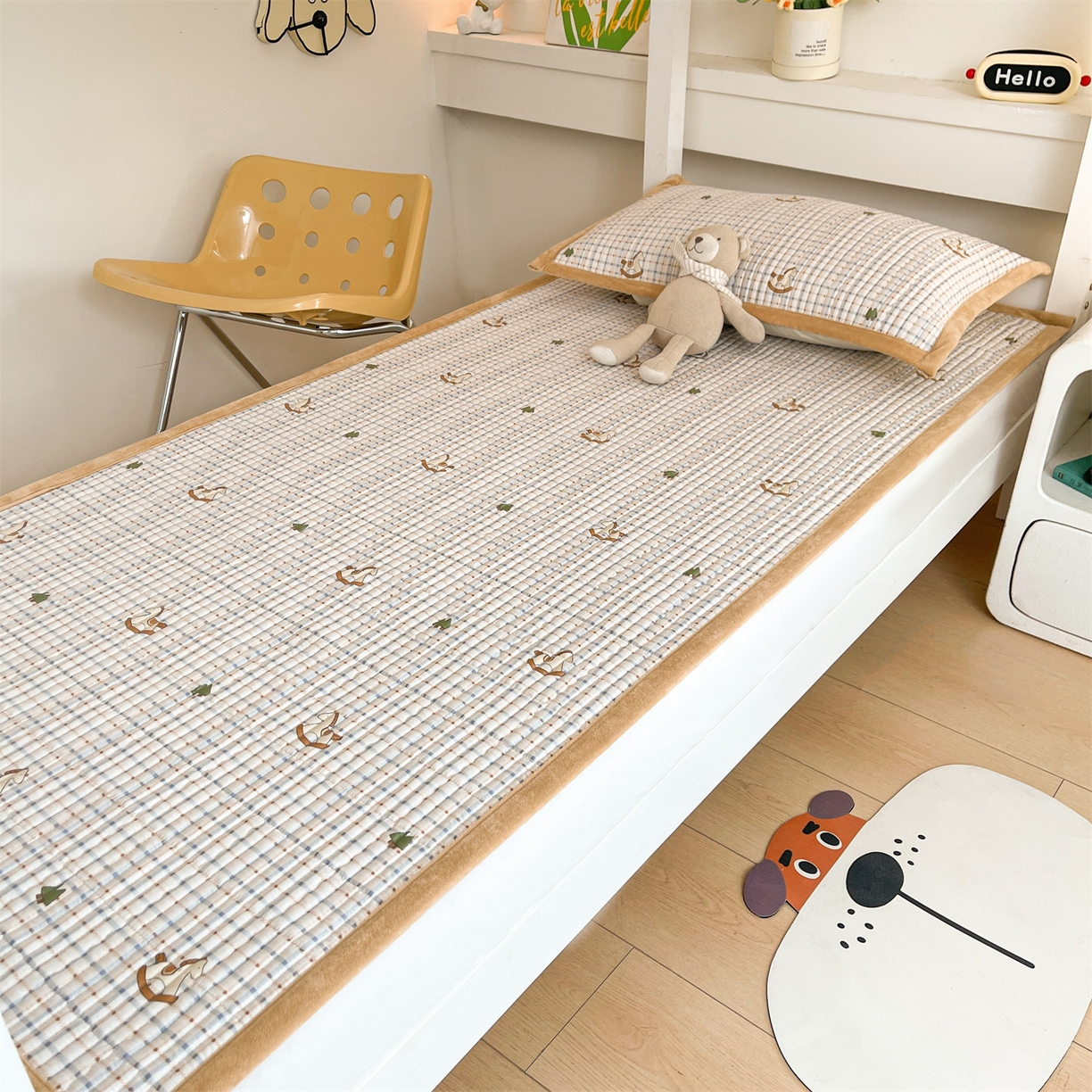 91家纺网 家纺一手货源 找家纺 恒爱家纺 2025新款学生季全棉宝宝绒双面款床护垫 梦幻木马