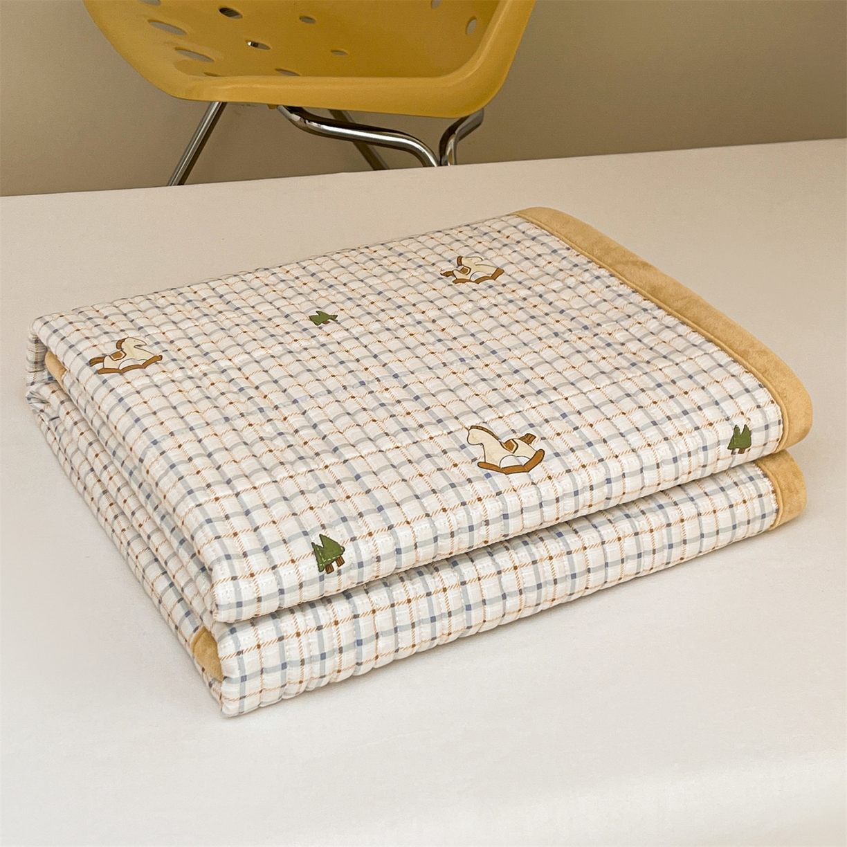 91家纺网 家纺一手货源 找家纺 恒爱家纺 2025新款学生季全棉宝宝绒双面款床护垫 梦幻木马