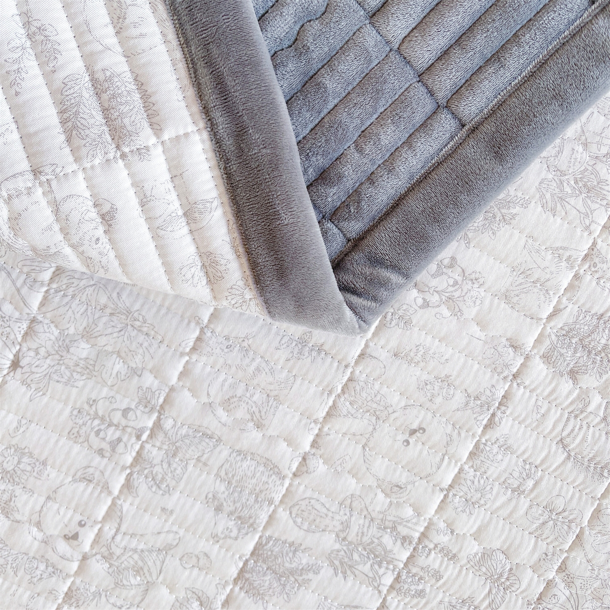 91家纺网 家纺一手货源 找家纺 恒爱家纺 2025新款学生季全棉宝宝绒双面款床护垫 诗意花语