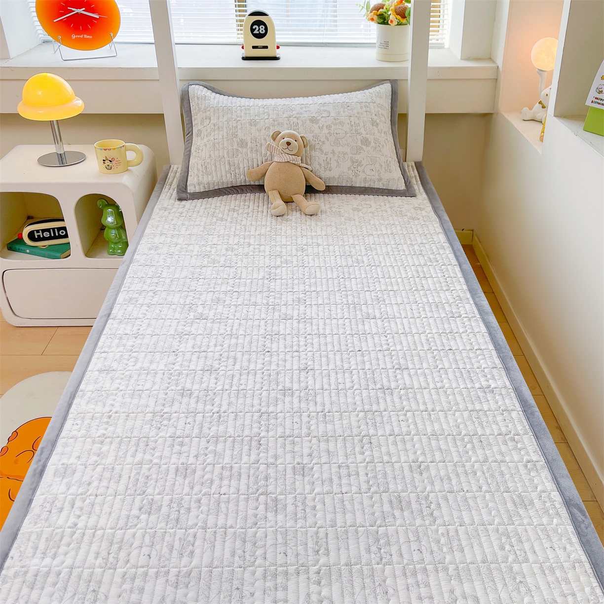 91家纺网 家纺一手货源 找家纺 恒爱家纺 2025新款学生季全棉宝宝绒双面款床护垫 诗意花语