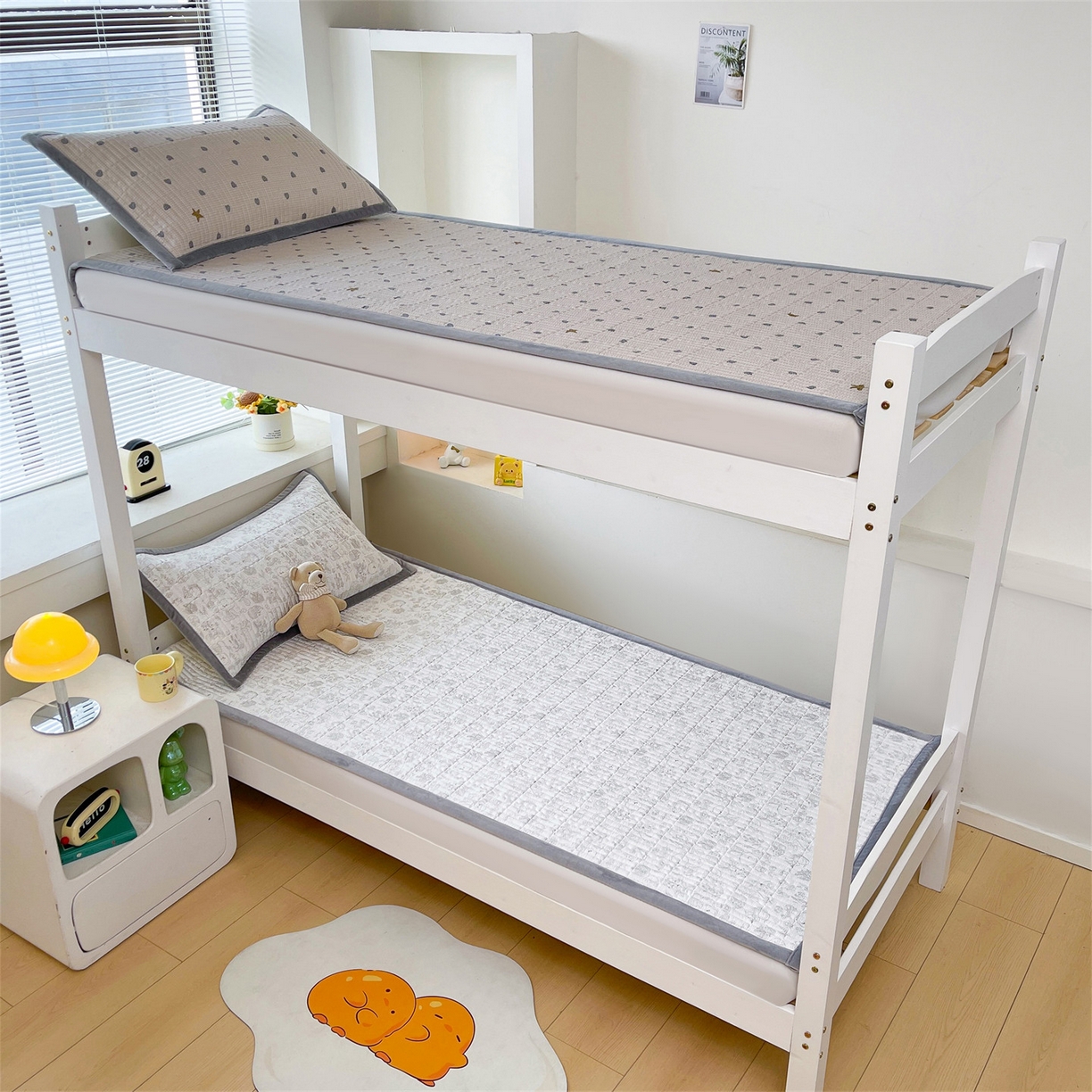 91家纺网 家纺一手货源 找家纺 恒爱家纺 2025新款学生季全棉宝宝绒双面款床护垫 诗意花语