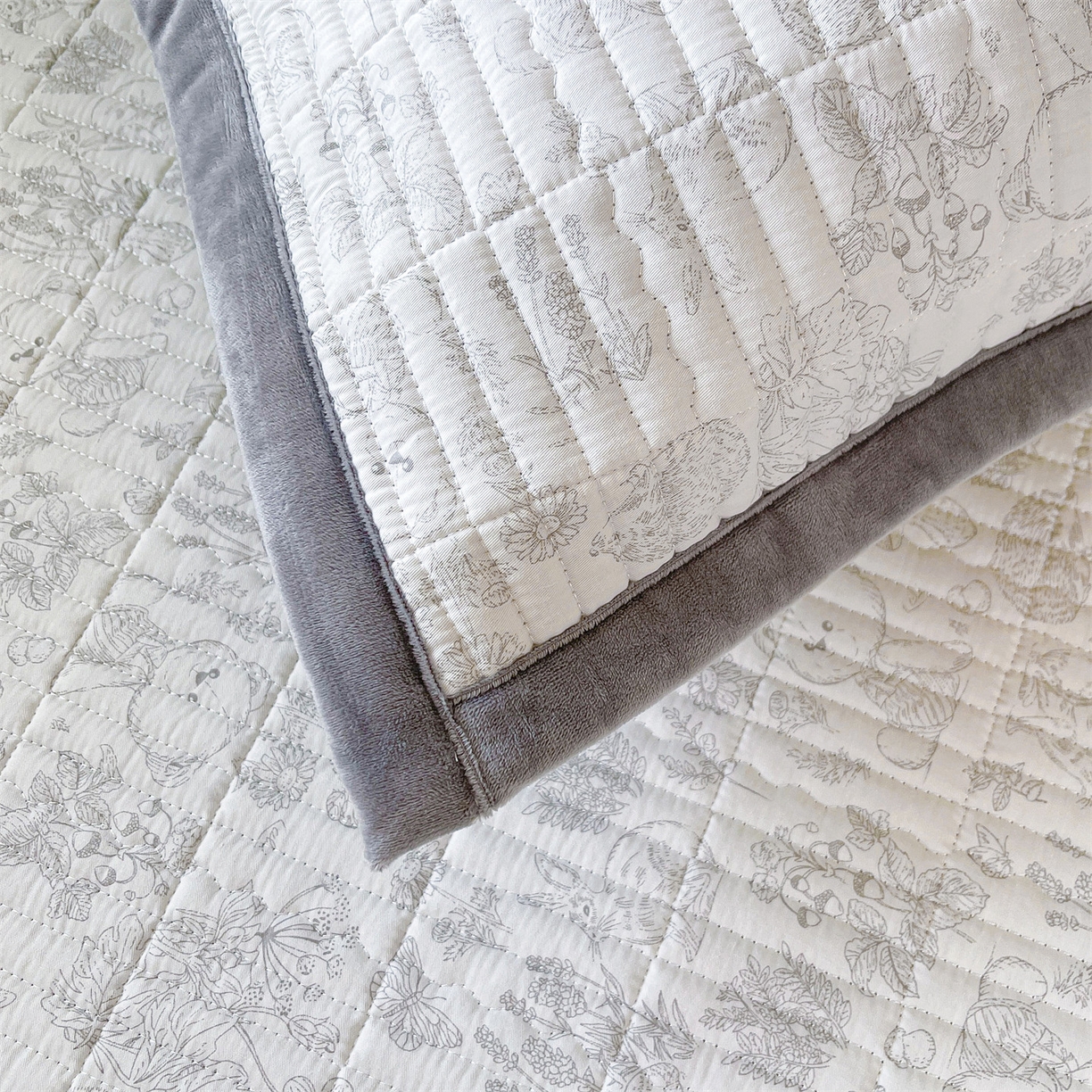 91家纺网 家纺一手货源 找家纺 恒爱家纺 2025新款学生季全棉宝宝绒双面款床护垫 诗意花语