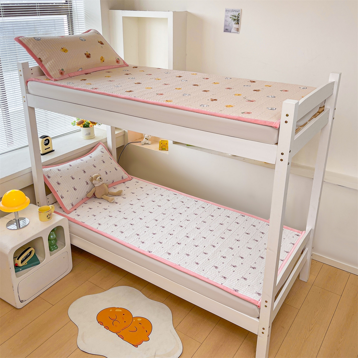 91家纺网 家纺一手货源 找家纺 恒爱家纺 2025新款学生季全棉宝宝绒双面款床护垫 甜心兔子