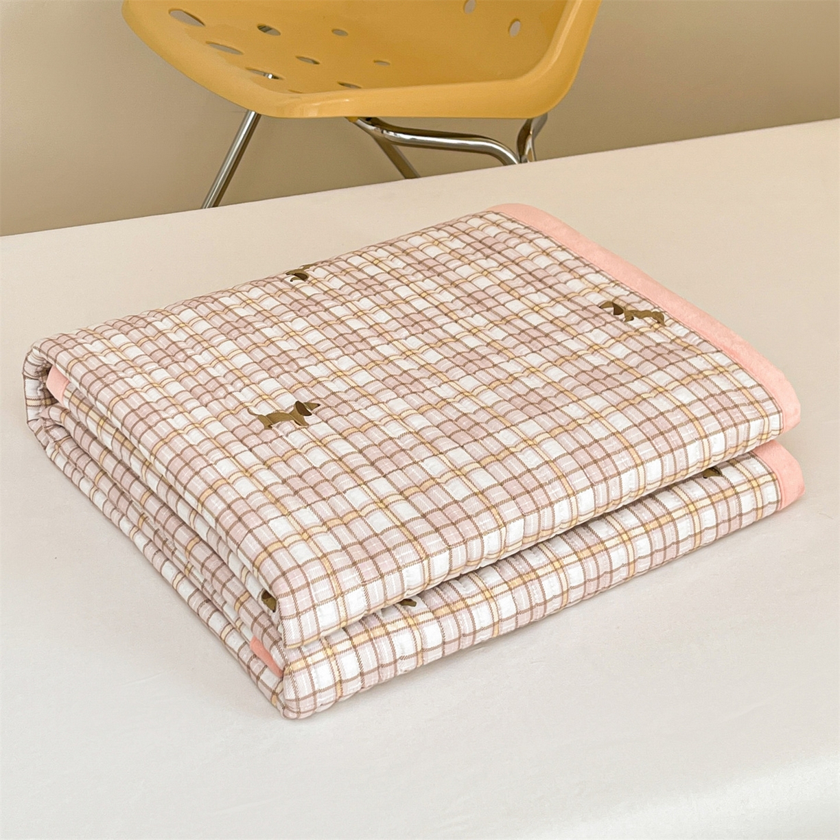 91家纺网 家纺一手货源 找家纺 恒爱家纺 2025新款学生季全棉宝宝绒双面款床护垫 甜心汪汪-粉