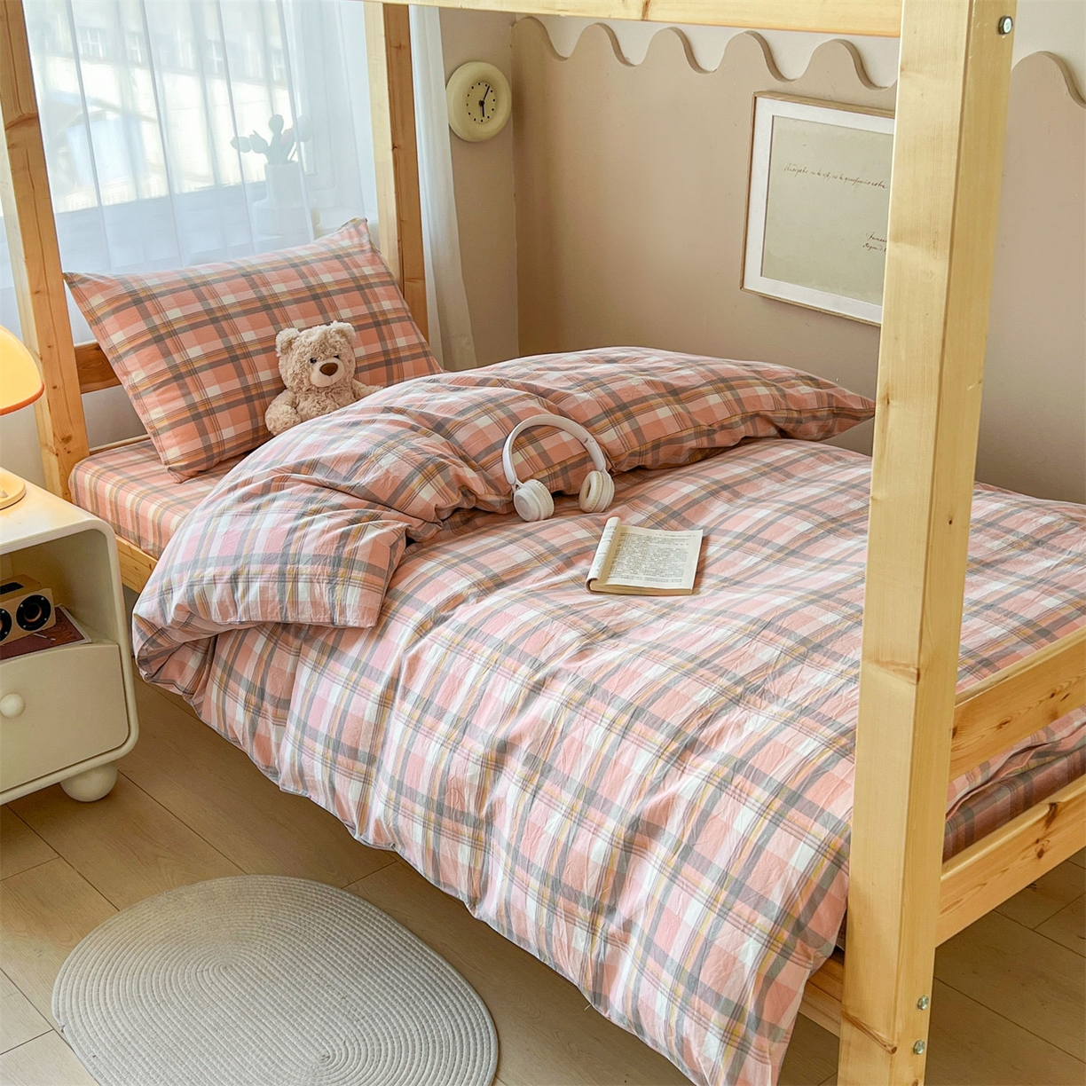 91家纺网 家纺一手货源 找家纺 （总）恒爱家纺 2025新款学生季全棉印花格子三件套