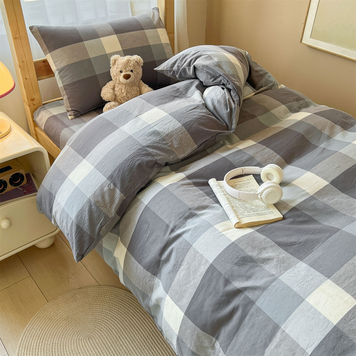 91家纺网 家纺一手货源 找家纺 （总）恒爱家纺 2025新款学生季全棉印花格子三件套