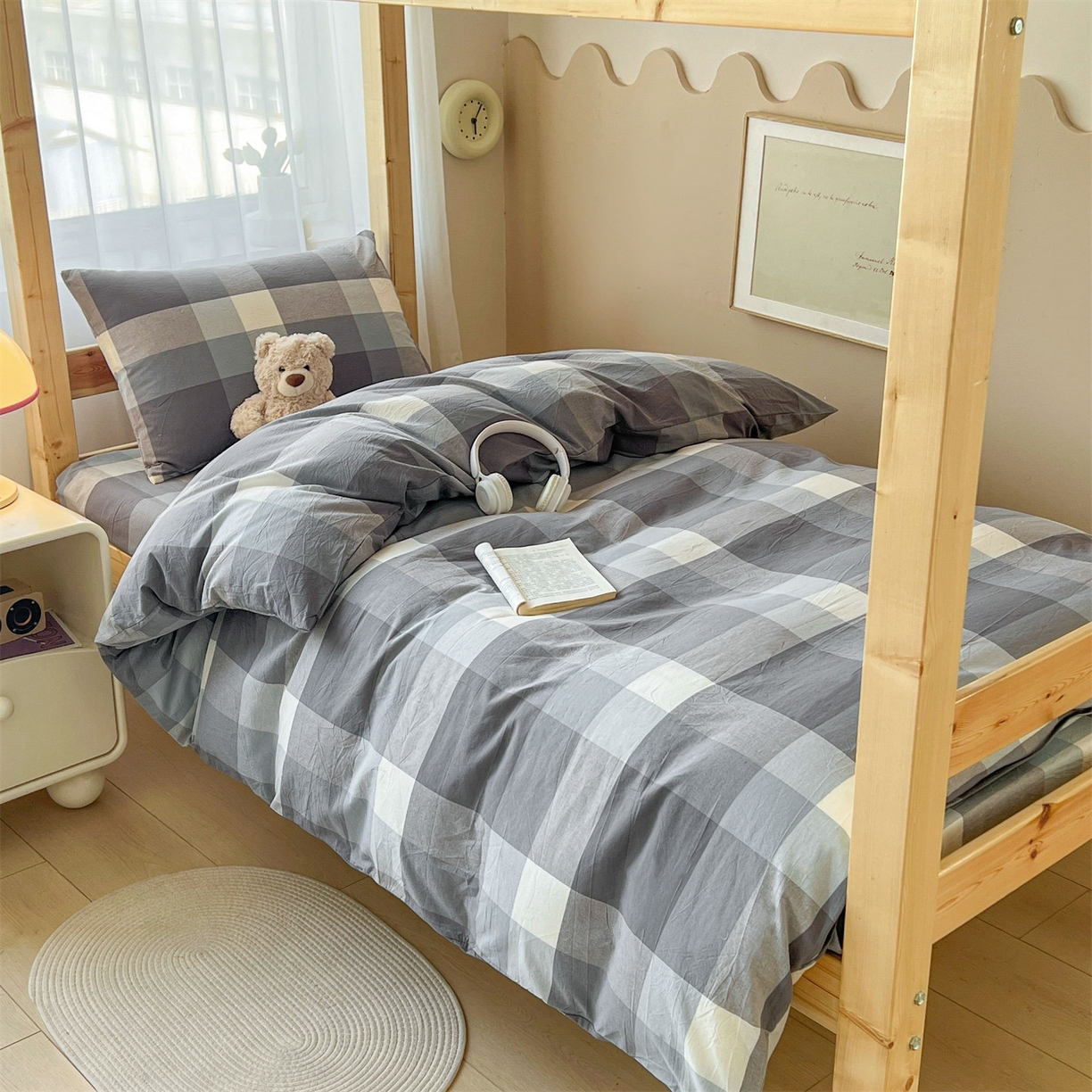 91家纺网 家纺一手货源 找家纺 （总）恒爱家纺 2025新款学生季全棉印花格子三件套