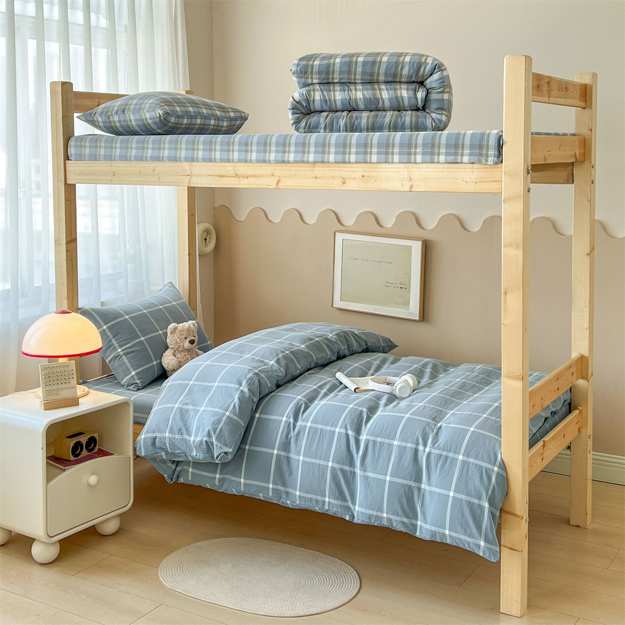 91家纺网 家纺一手货源 找家纺 恒爱家纺 2025新款学生季全棉印花格子三件套 蓝灰中格