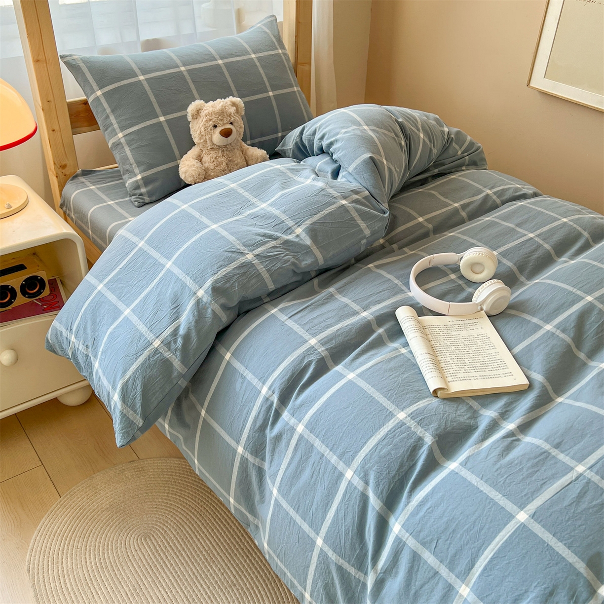 91家纺网 家纺一手货源 找家纺 恒爱家纺 2025新款学生季全棉印花格子三件套 蓝灰中格