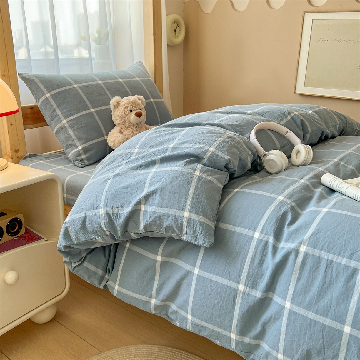 91家纺网 家纺一手货源 找家纺 恒爱家纺 2025新款学生季全棉印花格子三件套 蓝灰中格