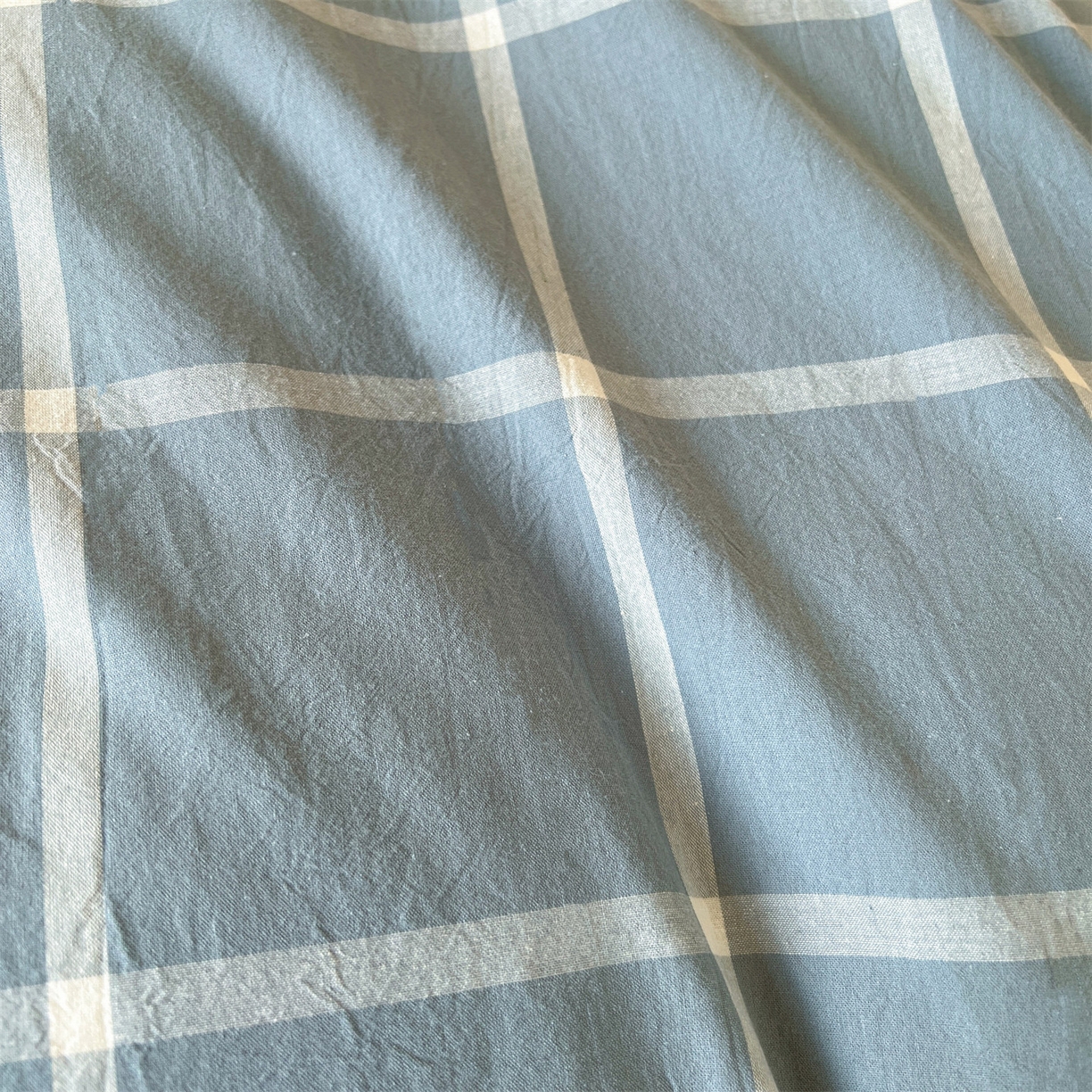 91家纺网 家纺一手货源 找家纺 恒爱家纺 2025新款学生季全棉印花格子三件套 蓝灰中格