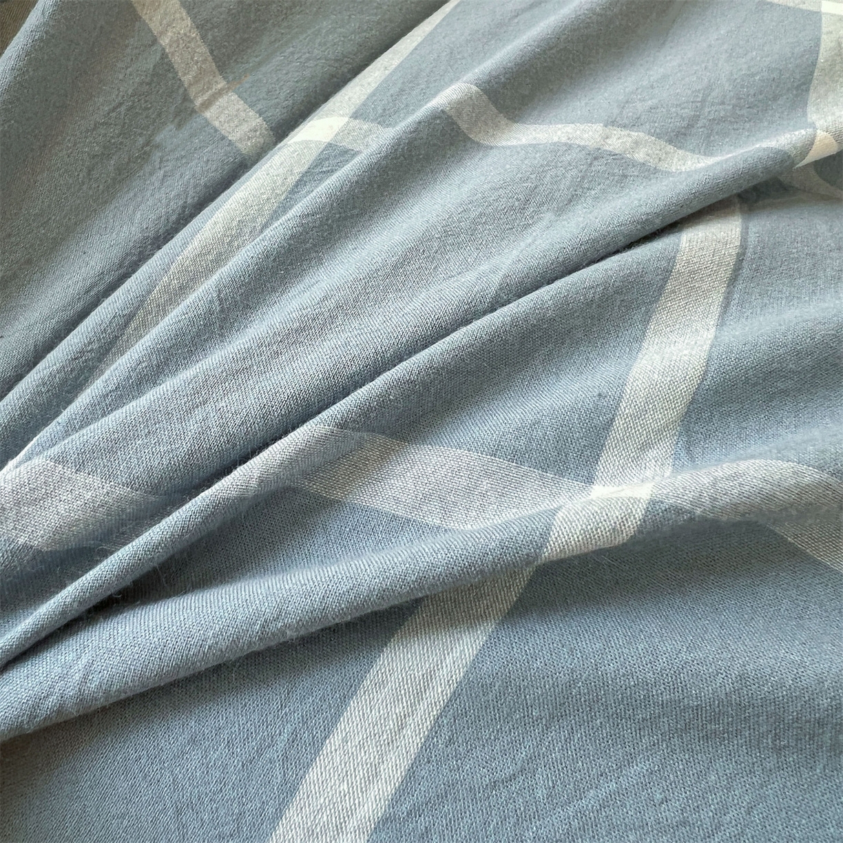 91家纺网 家纺一手货源 找家纺 恒爱家纺 2025新款学生季全棉印花格子三件套 蓝灰中格