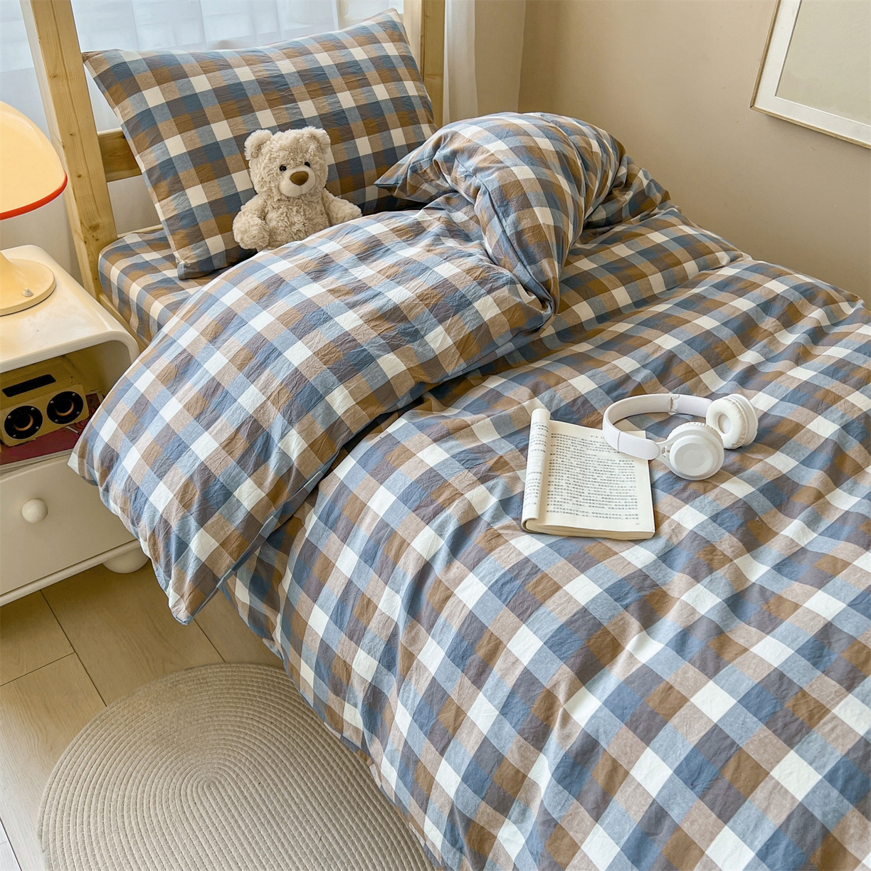 91家纺网 家纺一手货源 找家纺 恒爱家纺 2025新款学生季全棉印花格子三件套 蓝咖格