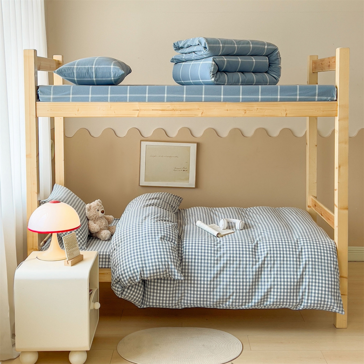 91家纺网 家纺一手货源 找家纺 恒爱家纺 2025新款学生季全棉印花格子三件套 蓝小格