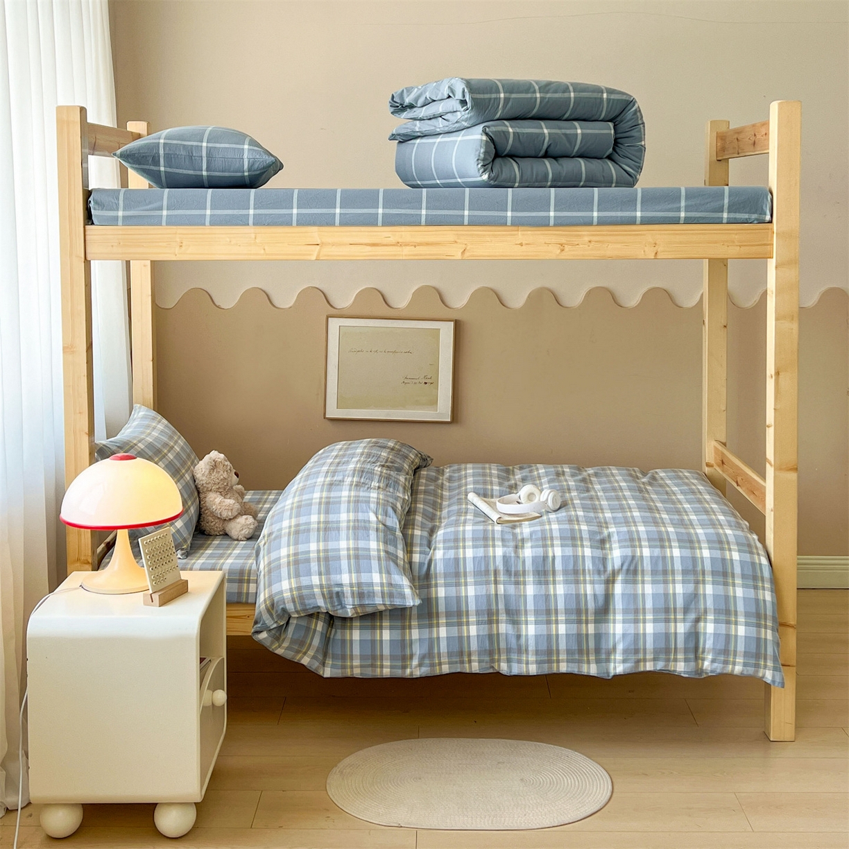 91家纺网 家纺一手货源 找家纺 恒爱家纺 2025新款学生季全棉印花格子三件套 莫尼-蓝