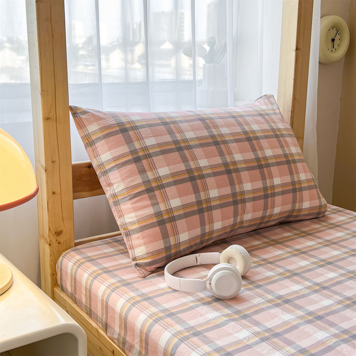 91家纺网 家纺一手货源 找家纺 恒爱家纺 2025新款学生季全棉印花格子三件套 莫尼-玉