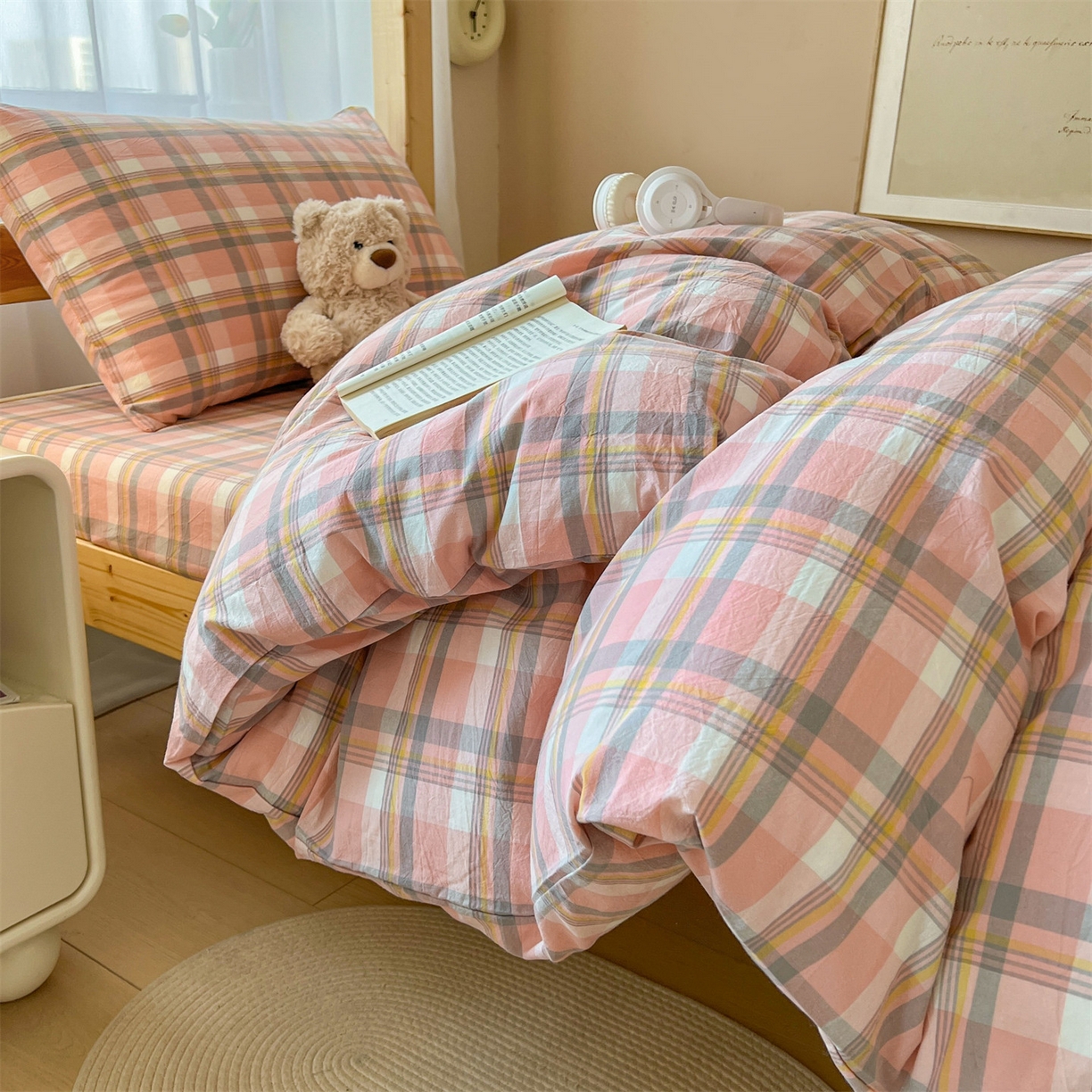 91家纺网 家纺一手货源 找家纺 恒爱家纺 2025新款学生季全棉印花格子三件套 莫尼-玉