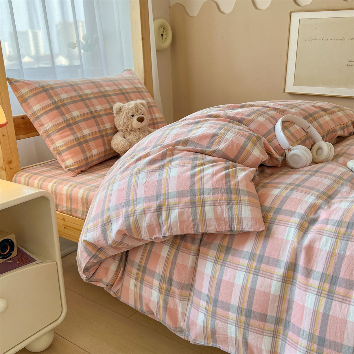 91家纺网 家纺一手货源 找家纺 恒爱家纺 2025新款学生季全棉印花格子三件套 莫尼-玉