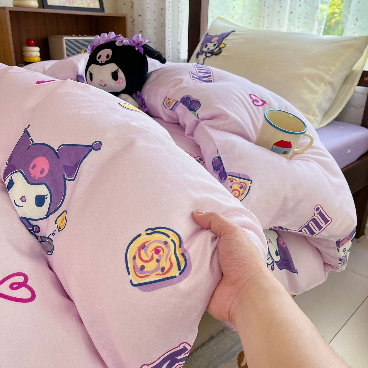 91家纺网 家纺一手货源 找家纺 蓝邻家纺 2025年新款全棉纯棉双层纱三丽鸥刺绣学生宿舍三件套四件套系列 精灵库洛米