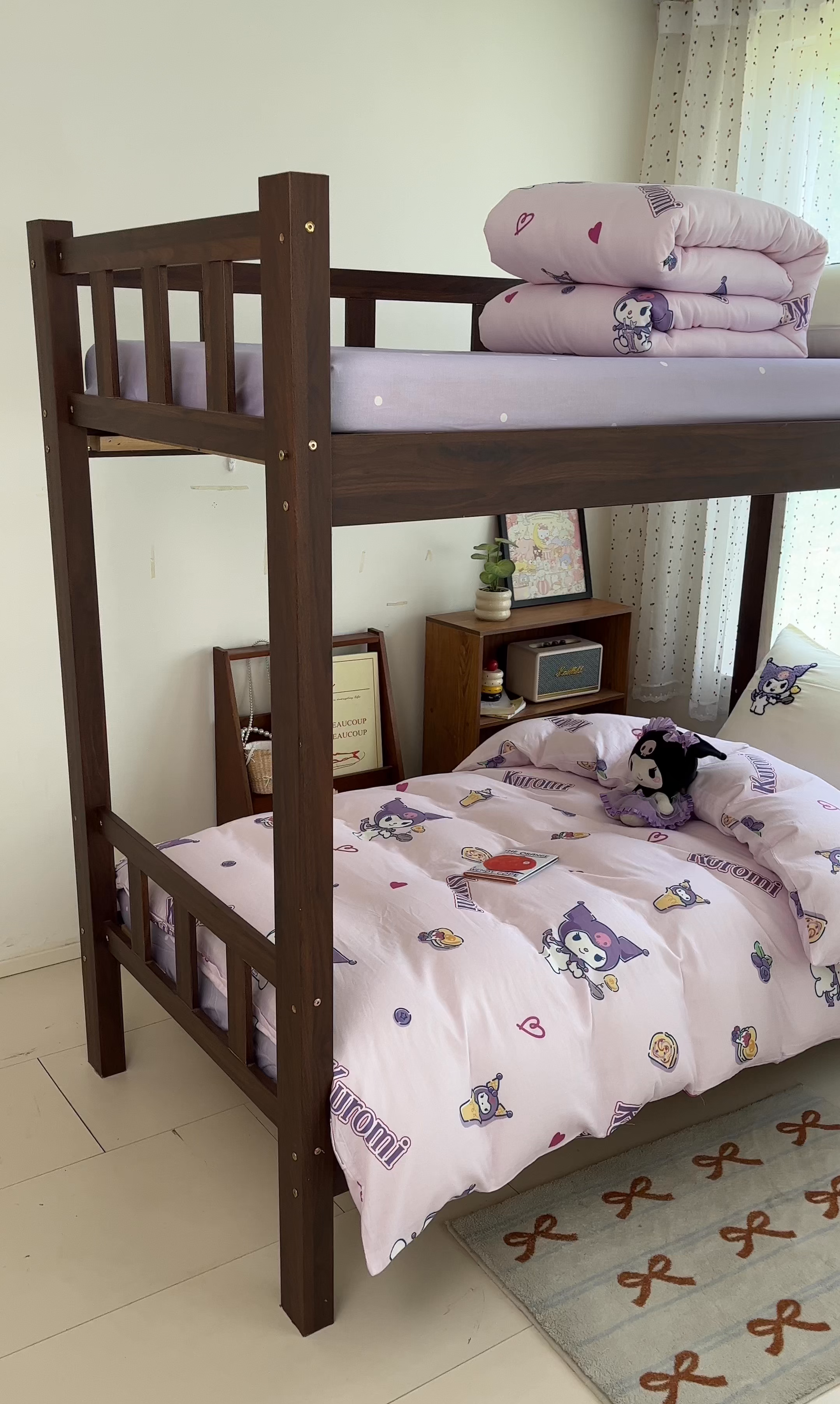 91家纺网 家纺一手货源 找家纺 蓝邻家纺 2025年新款全棉纯棉双层纱三丽鸥刺绣学生宿舍三件套四件套系列 精灵库洛米