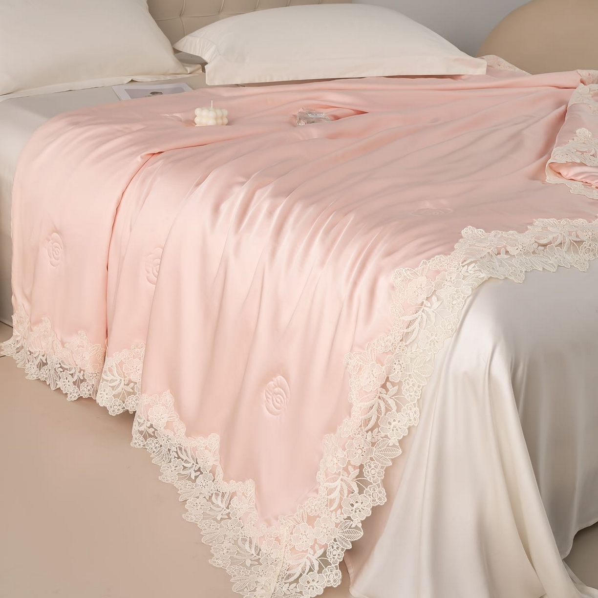 91家纺网 家纺一手货源 找家纺 （总）朴罗 （ 原岚图） 2025新款轻奢法式天丝夏凉被-邂逅 （温柔粉）