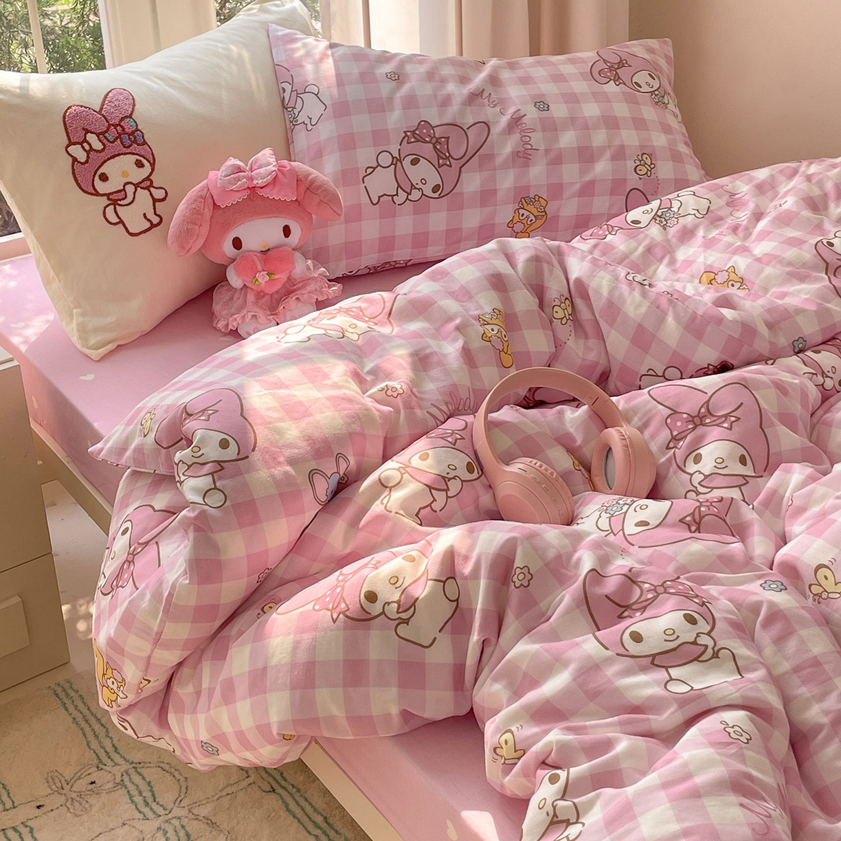 91家纺网 家纺一手货源 找家纺 蓝邻家纺 2025年新款全棉纯棉双层纱三丽鸥刺绣四件套系列 甜美元气