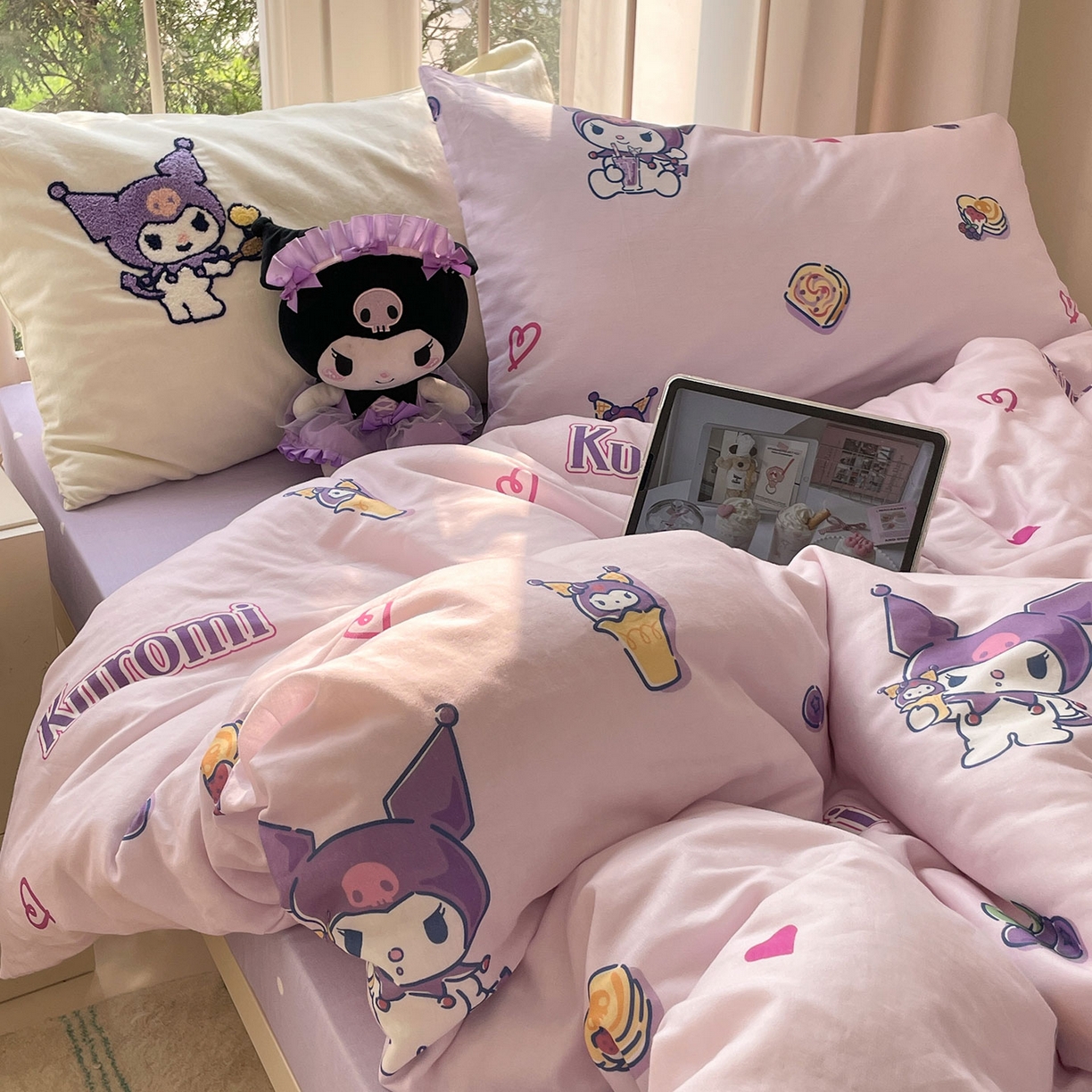 91家纺网 家纺一手货源 找家纺 蓝邻家纺 2025年新款全棉纯棉双层纱三丽鸥刺绣四件套系列 精灵库洛米