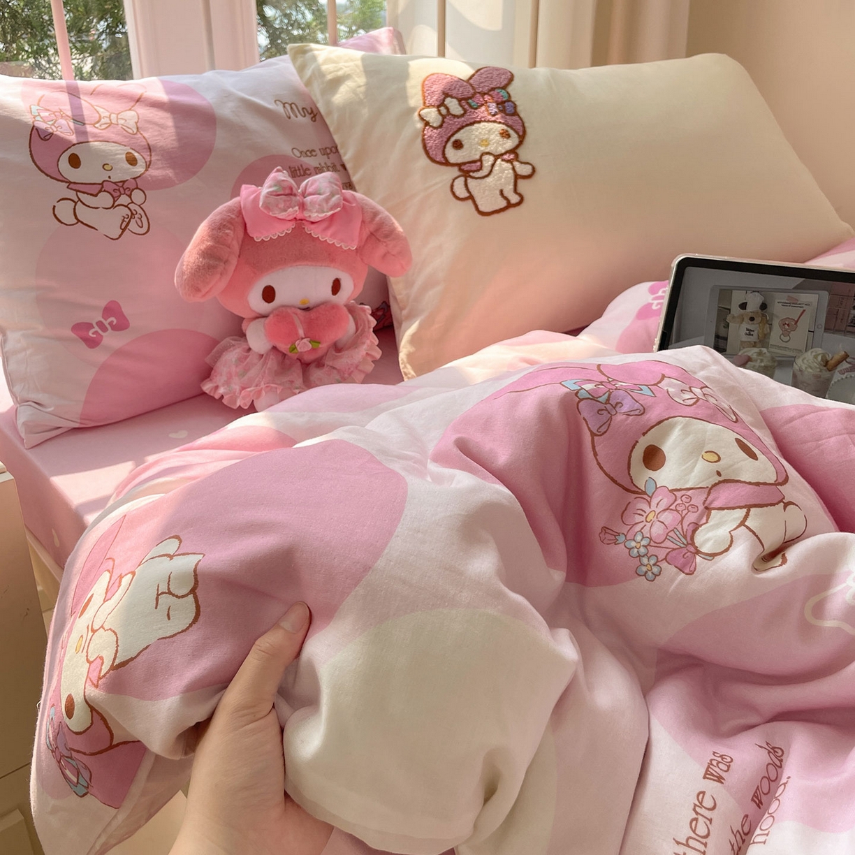 91家纺网 家纺一手货源 找家纺 （总）蓝邻家纺 2025年新款全棉纯棉双层纱三丽鸥刺绣四件套系列